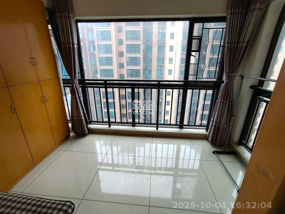 水岸花城(翠堤湾) 3室2厅2卫 1800.00元/月 水岸花城(翠堤湾) 3室2厅2卫 1800.00元/月室内图