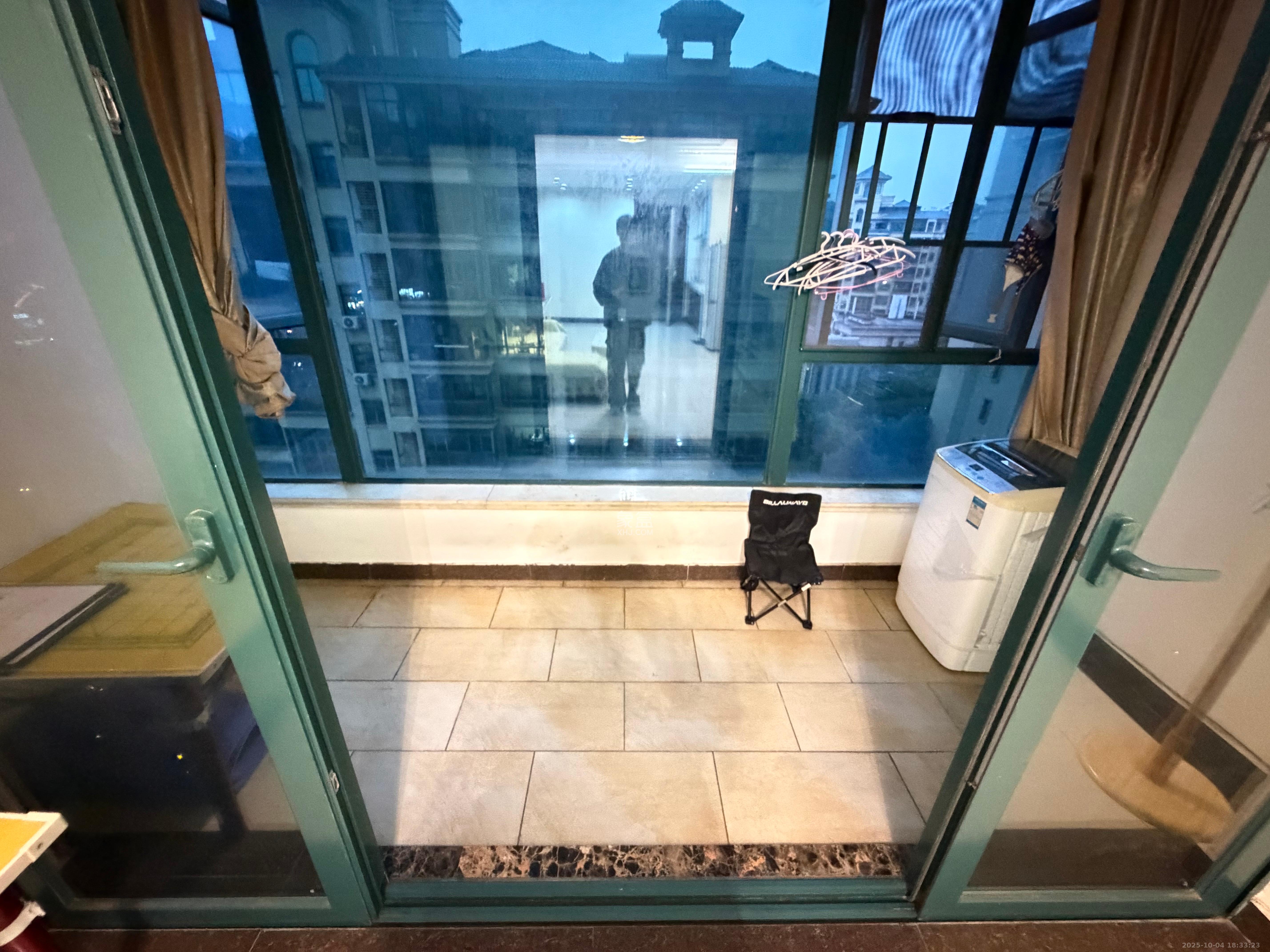 恒大华府 1室2厅1卫 1600.00元/月 恒大华府 1室2厅1卫 1600.00元/月室内图