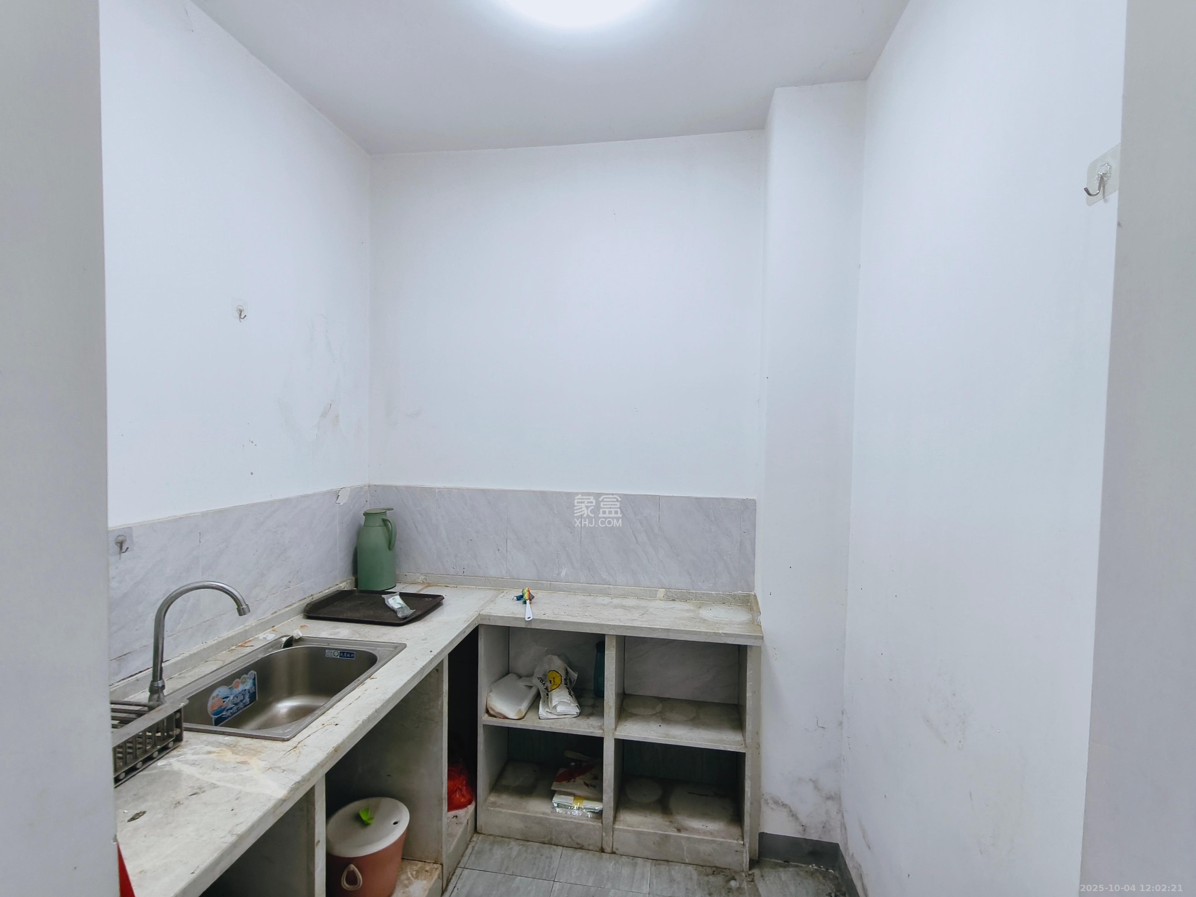 阳光100二期 5室2厅2卫 4500.0元/月 阳光100二期 5室2厅2卫 4500.0元/月室内图