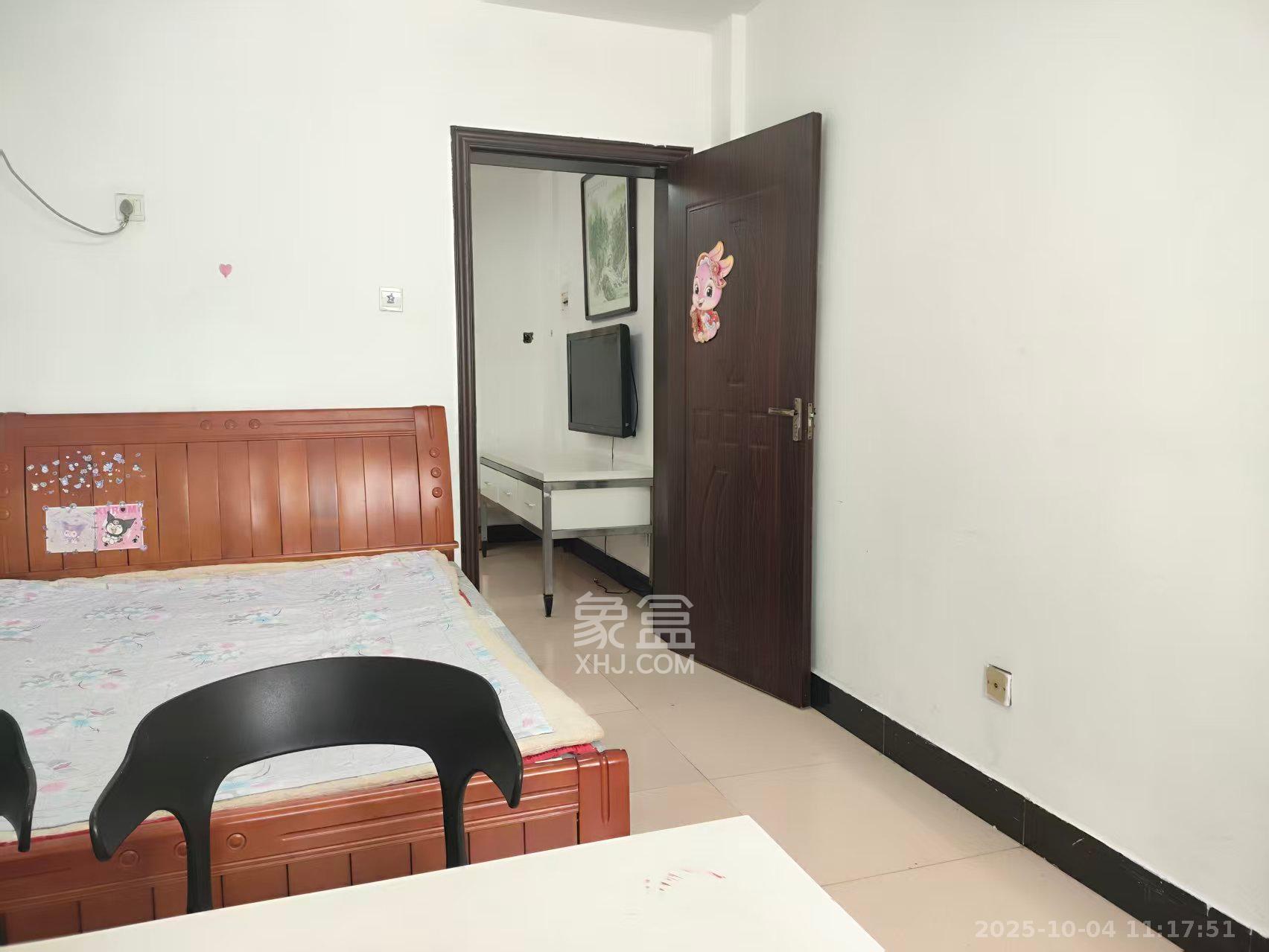 成达花园  1室1厅1卫    1400.0元/月室内图