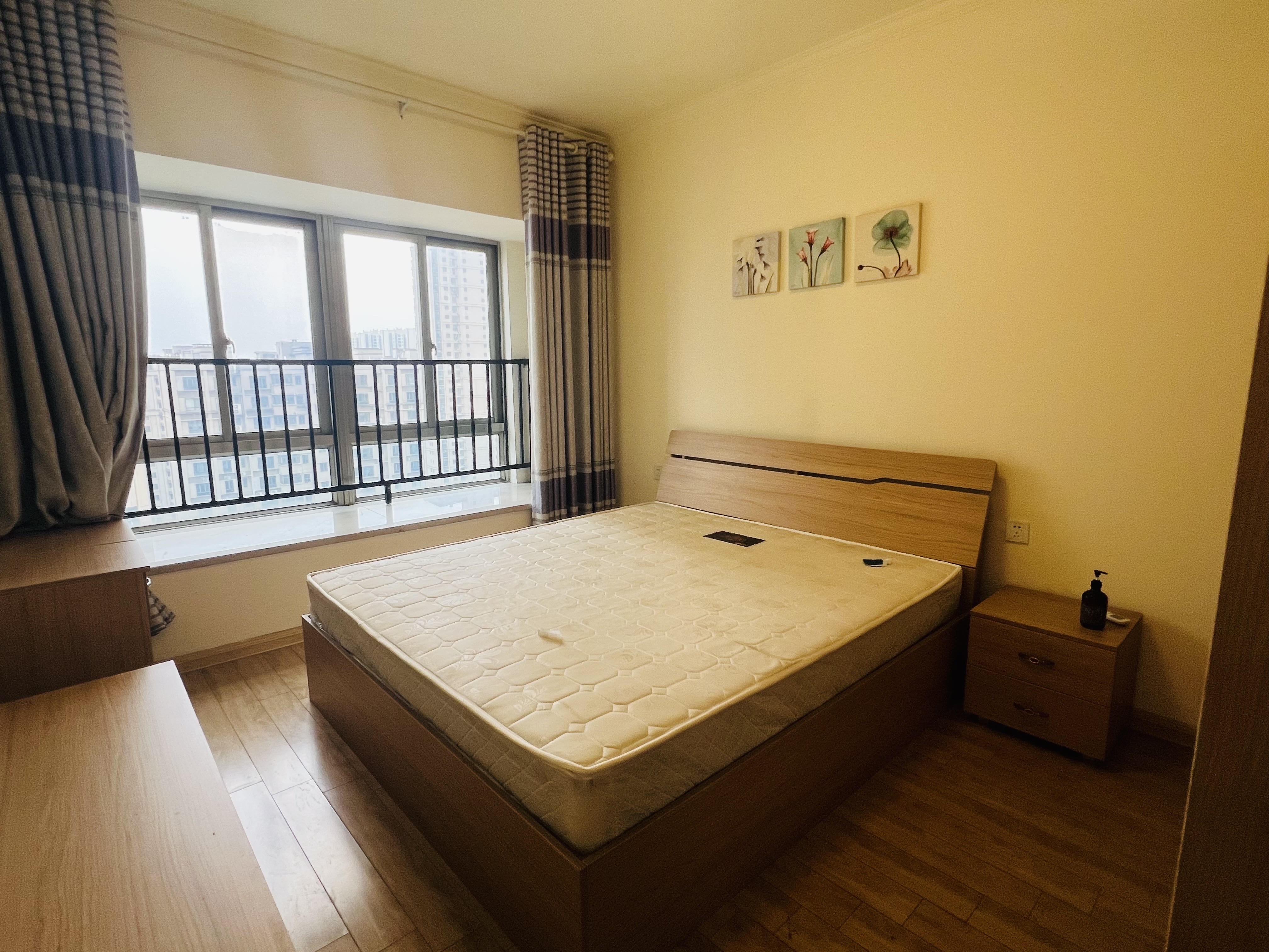 碧桂园  3室2厅1卫    1500.0元/月室内图