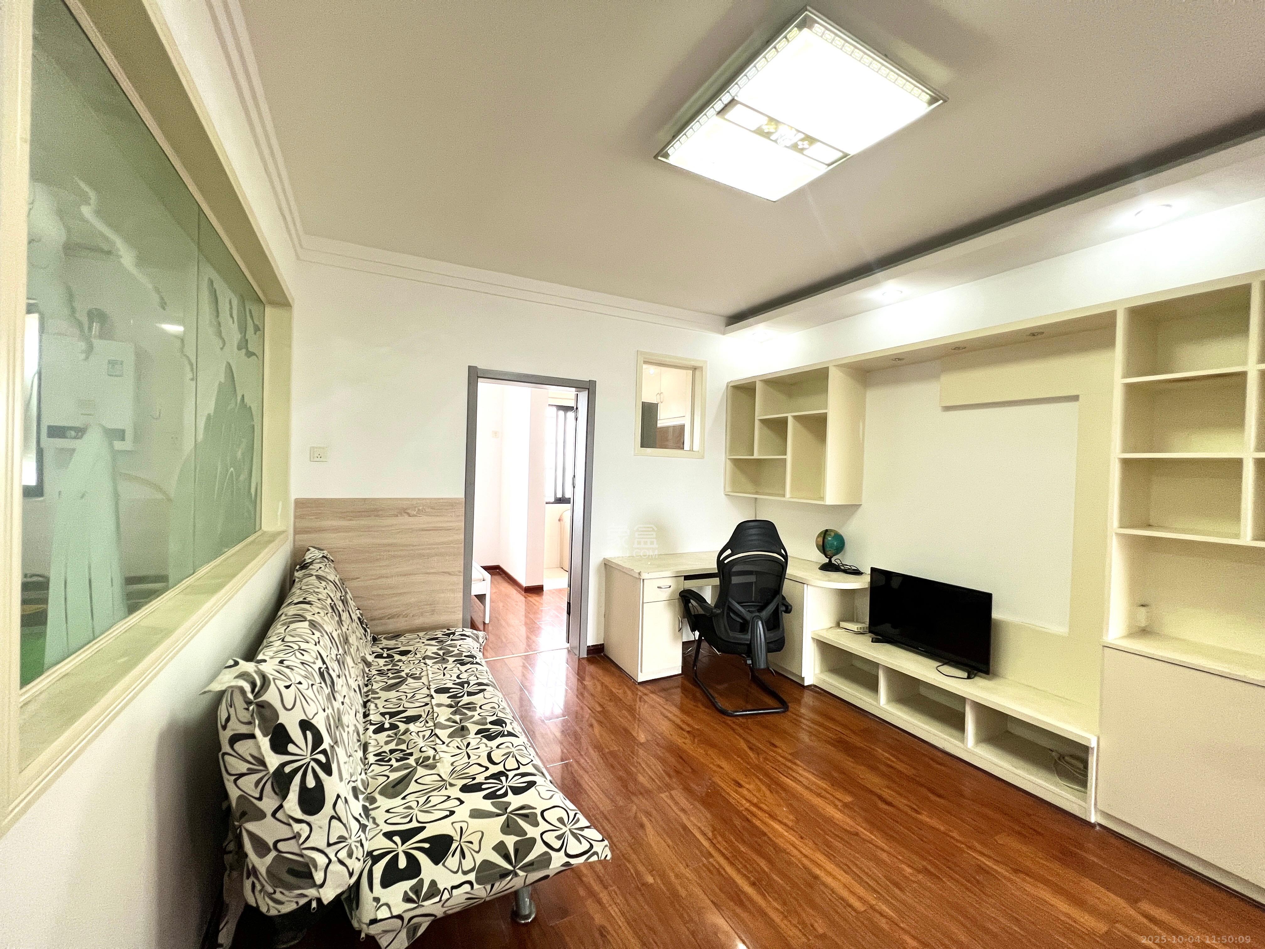 加加大街(华景苑) 1室1厅1卫 1600.0元/月 加加大街(华景苑) 1室1厅1卫 1600.0元/月室内图