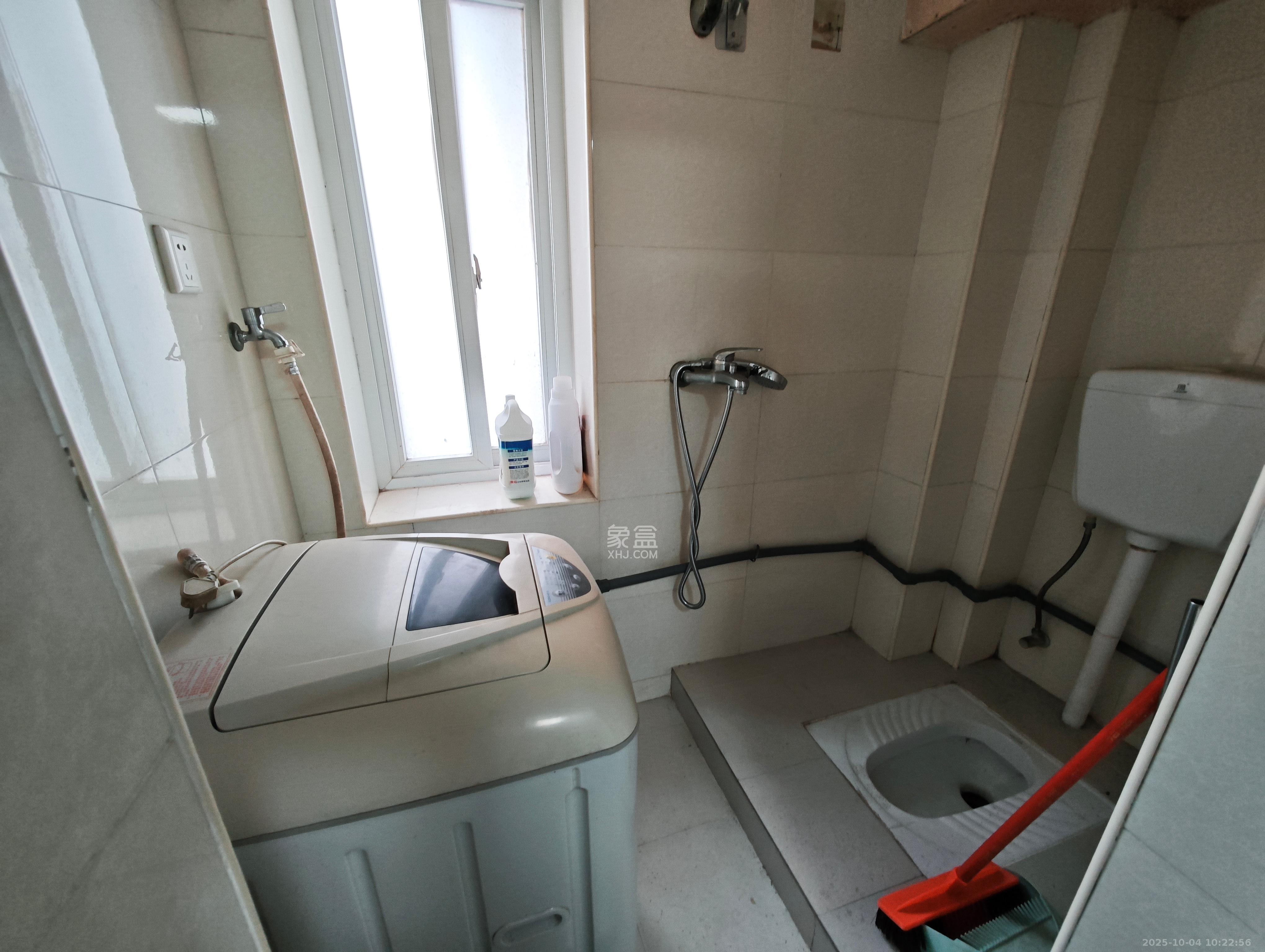 三兴公寓（三兴小区）  2室1厅1卫    1800.0元/月室内图