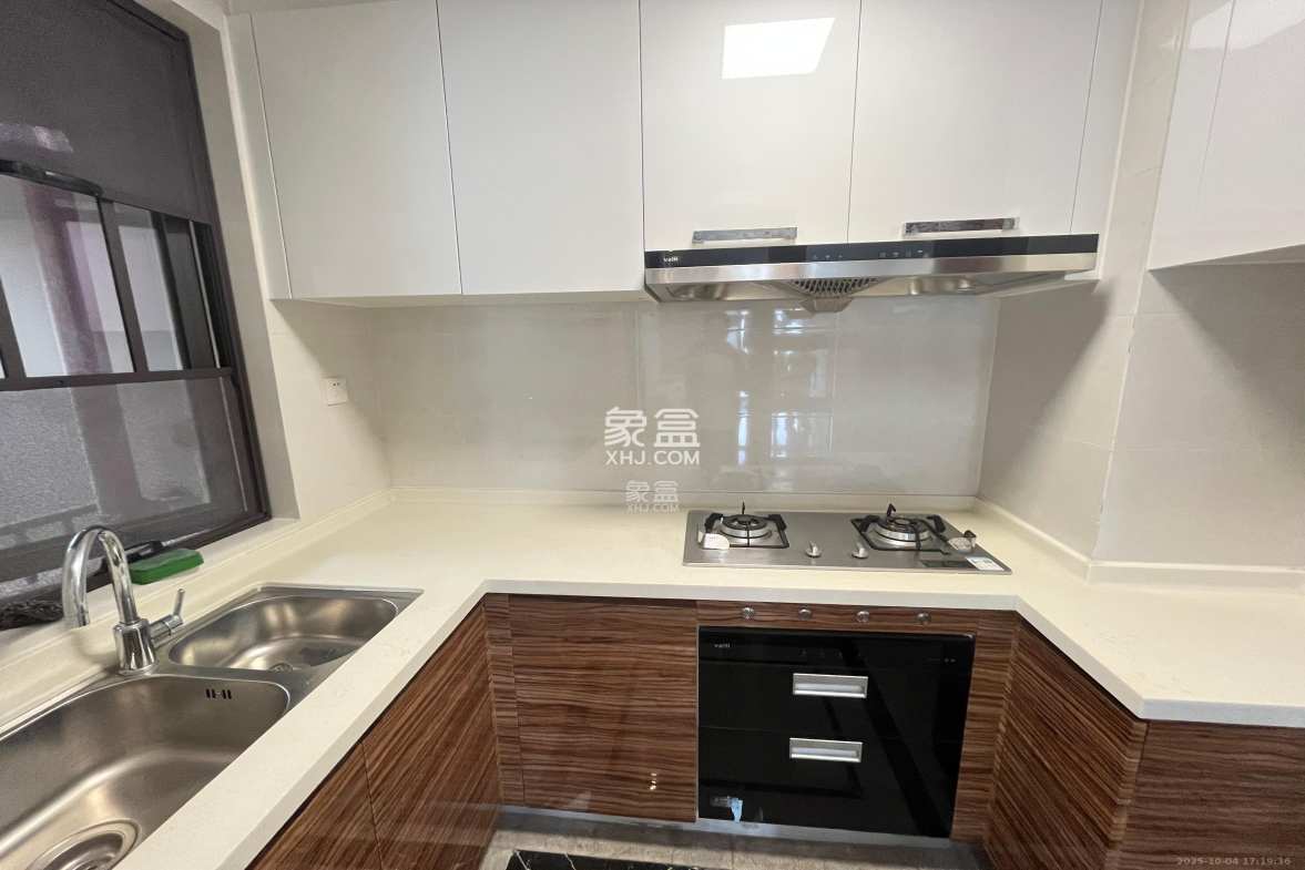 中海国际五期  3室2厅2卫    2200.0元/月 中海国际五期  3室2厅2卫    2200.0元/月室内图