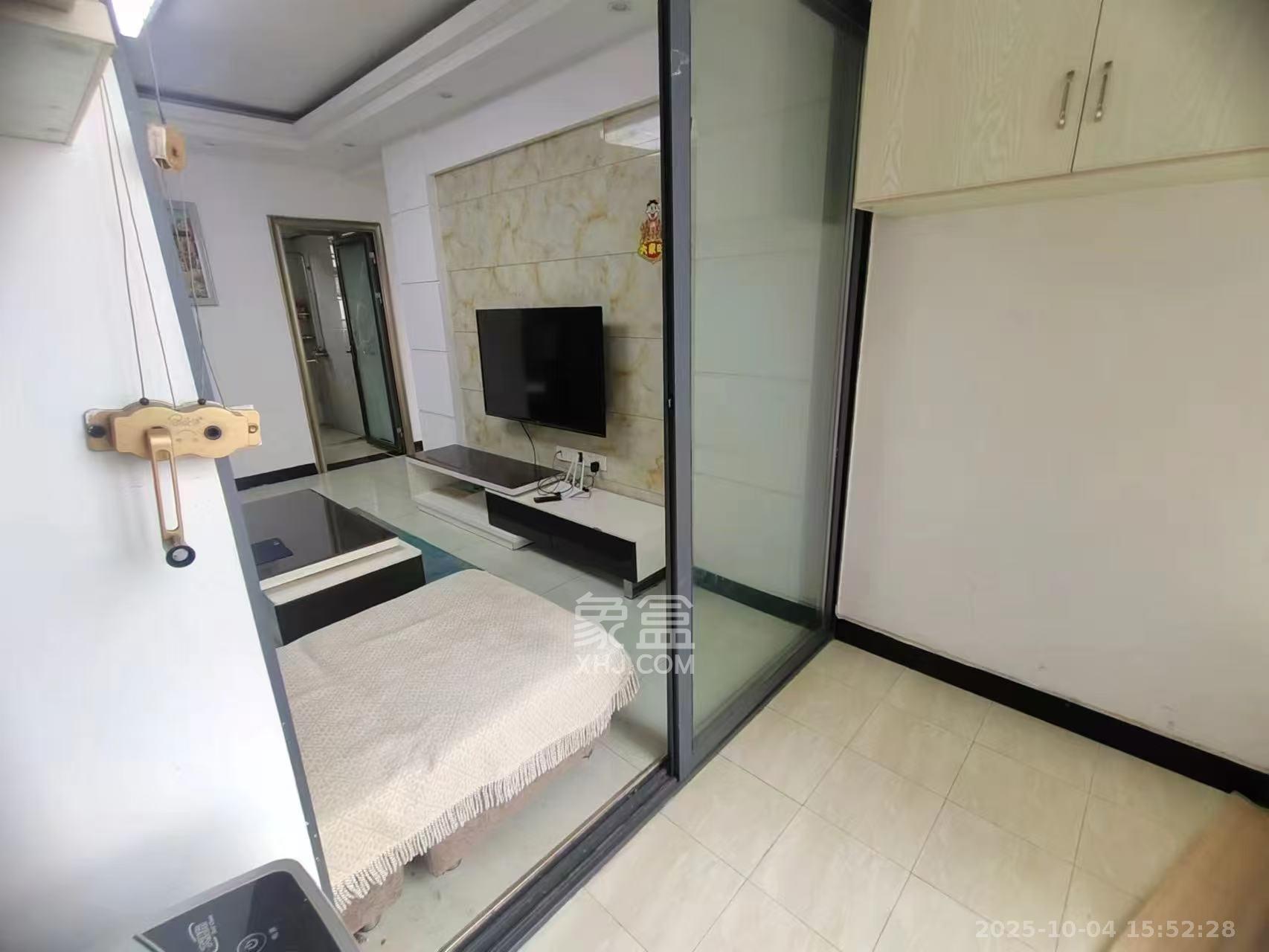 中国铁建国际城二期  3室2厅1卫    1800.0元/月 中国铁建国际城二期  3室2厅1卫    1800.0元/月室内图