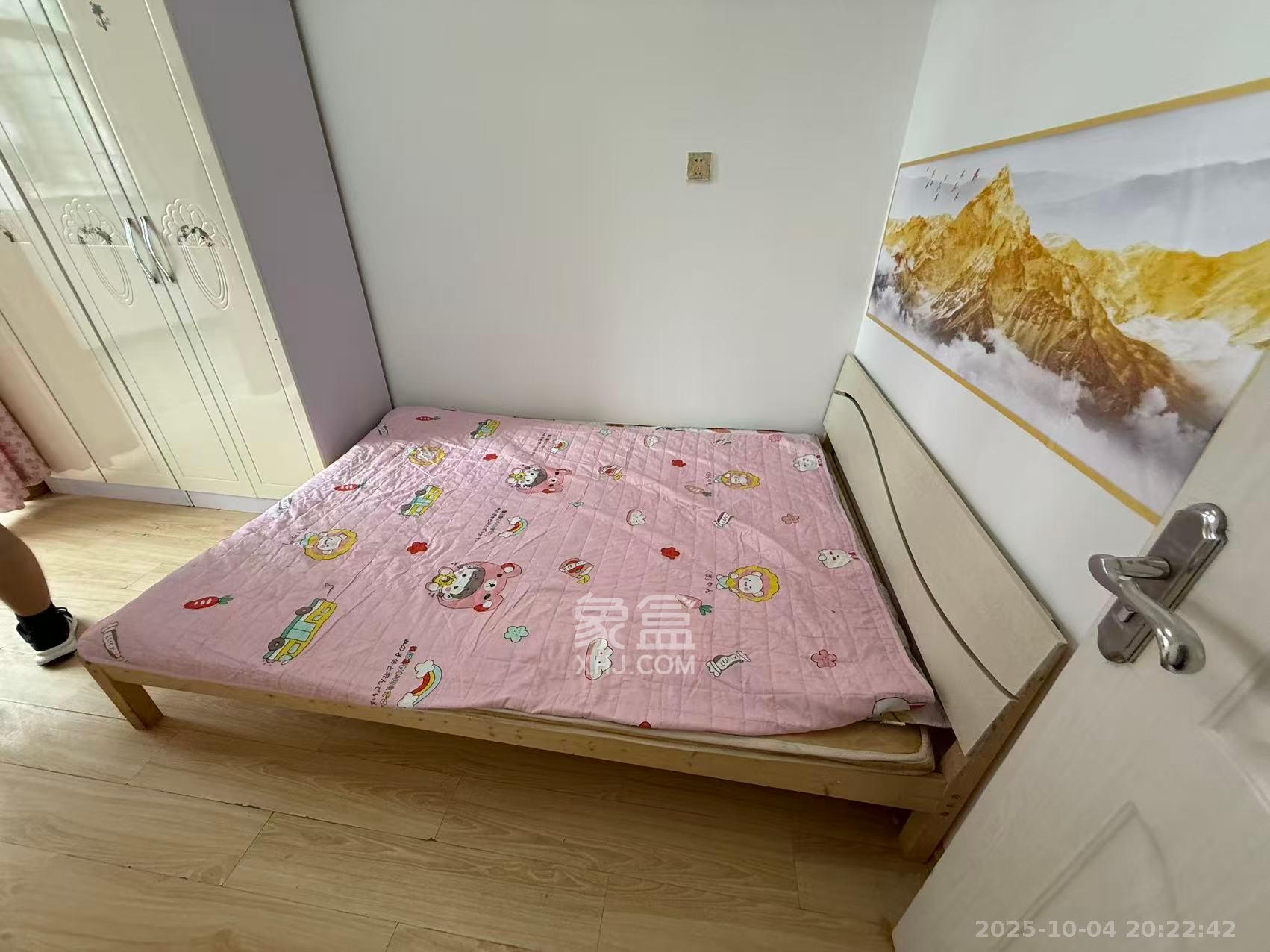 长铁高层  1室2厅1卫    2400.0元/月室内图