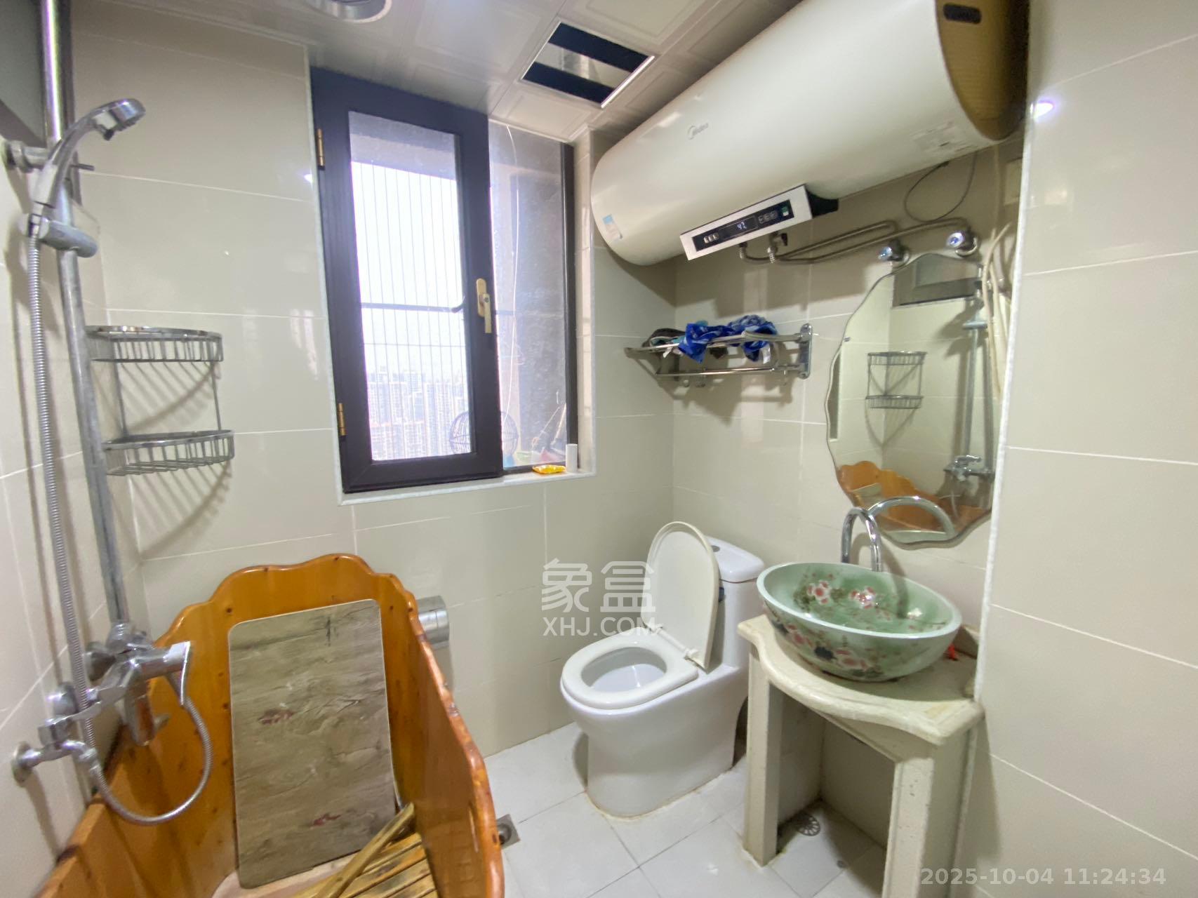 旭辉御府  3室2厅2卫   2600.00元/月室内图