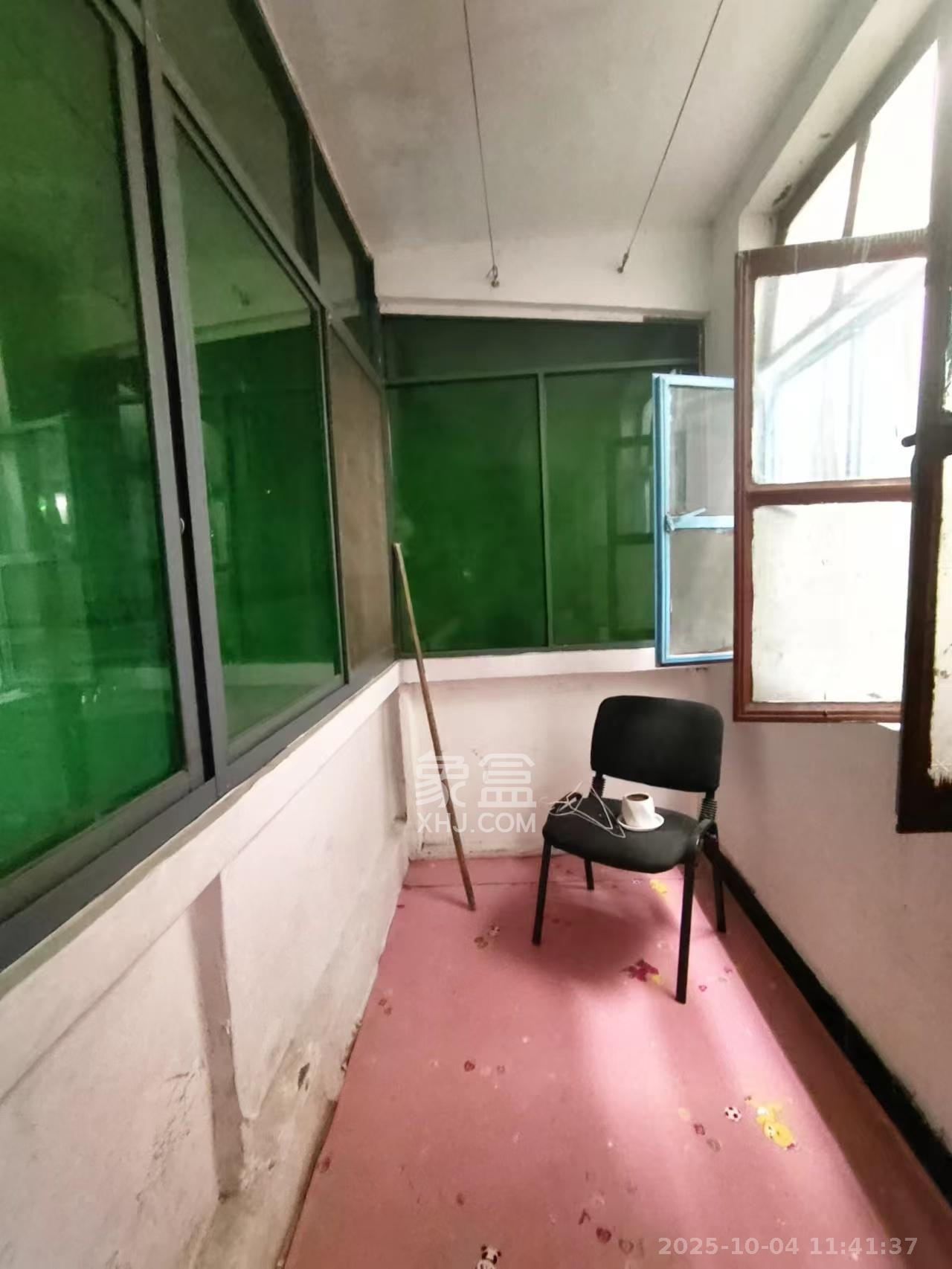 人民新村  1室1厅1卫    1300.0元/月室内图