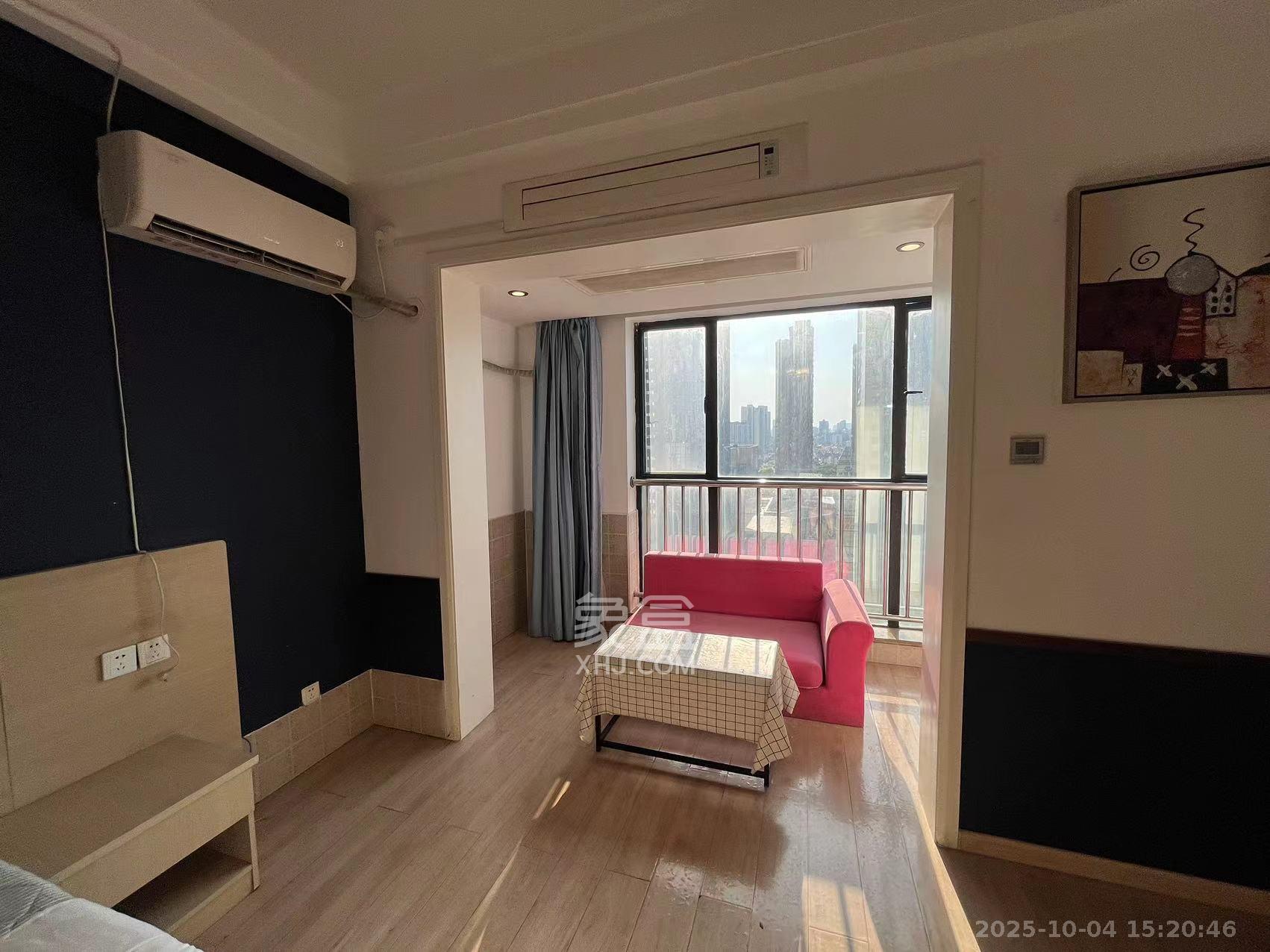 湘腾城市广场  1室1厅1卫    1800.0元/月 湘腾城市广场  1室1厅1卫    1800.0元/月