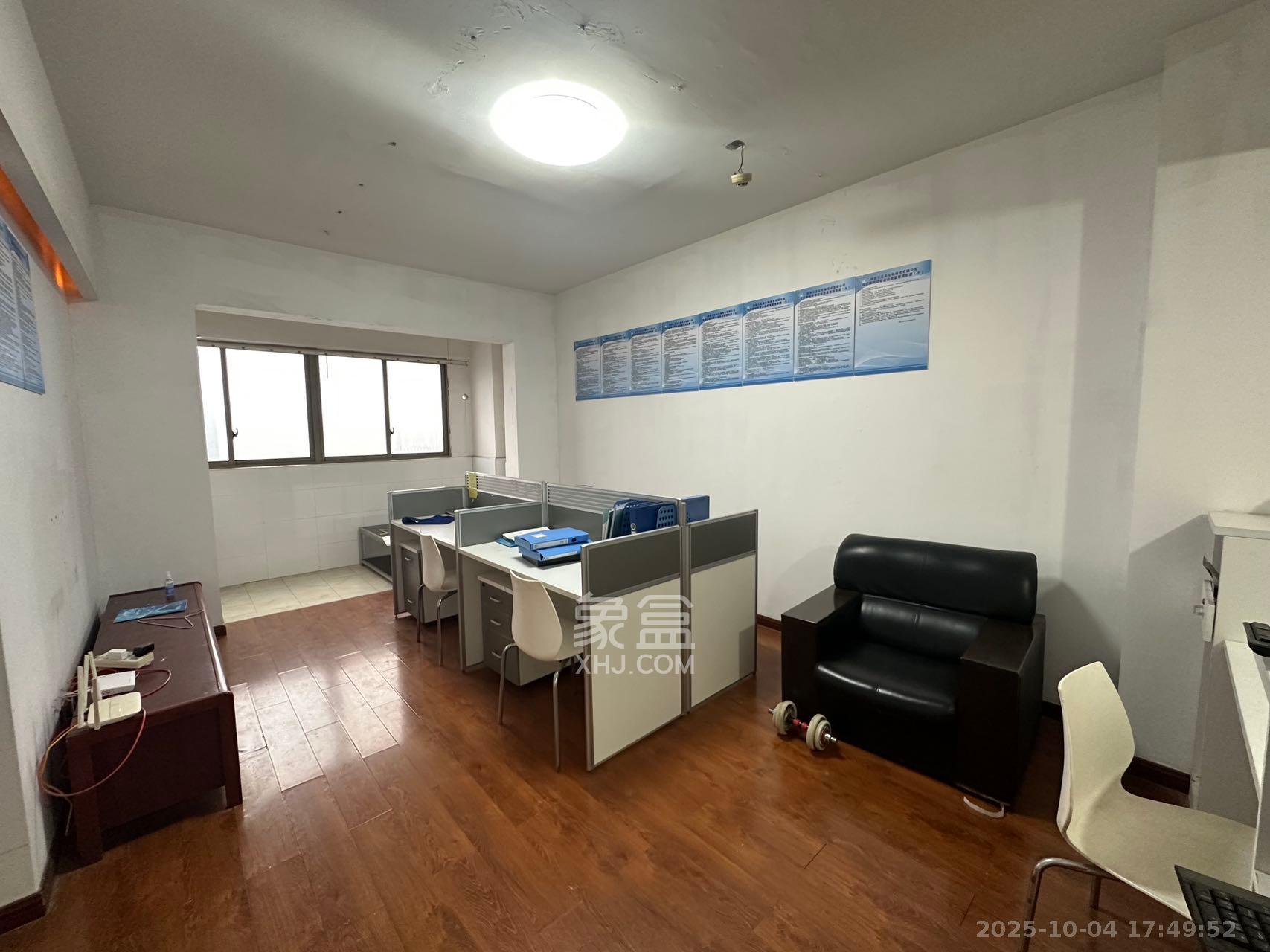 汇达国际公馆(汇达大厦) 2室1厅1卫 2000.0元/月 汇达国际公馆(汇达大厦) 2室1厅1卫 2000.0元/月室内图