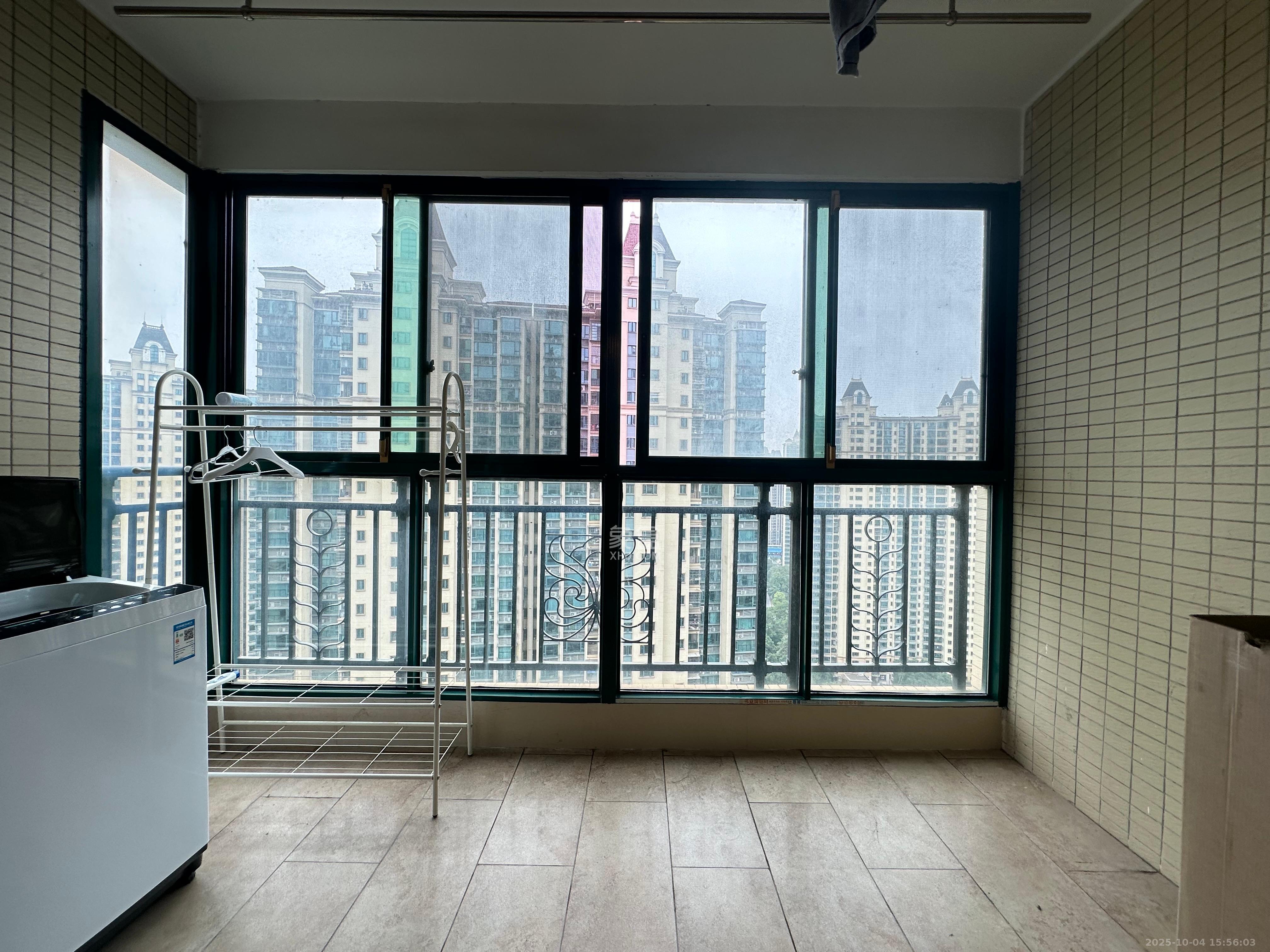 恒大雅苑 3室2厅2卫 2200.0元/月 恒大雅苑 3室2厅2卫 2200.0元/月室内图