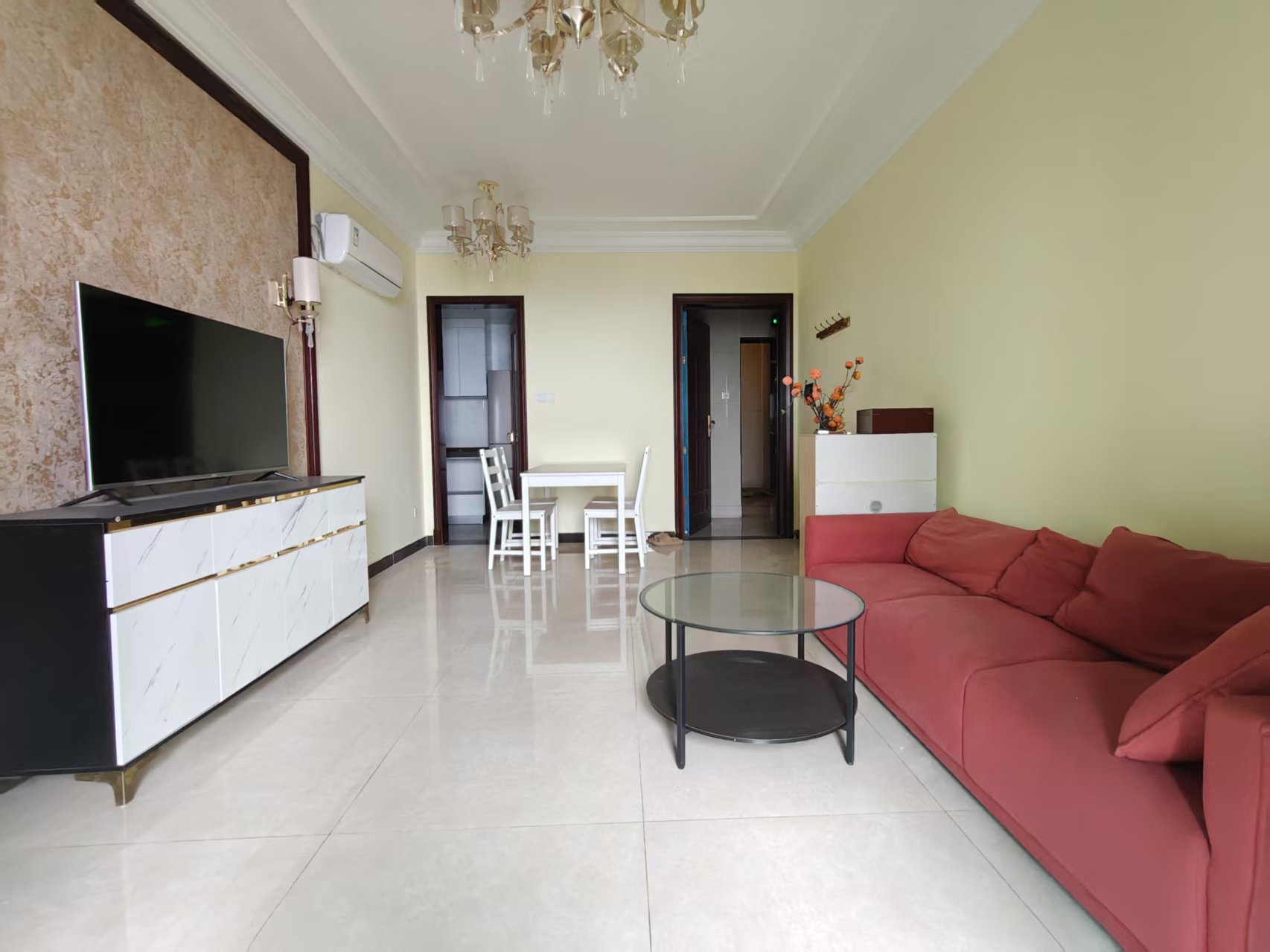 恒大绿洲 2室2厅1卫 1600.0元/月 恒大绿洲 2室2厅1卫 1600.0元/月室内图