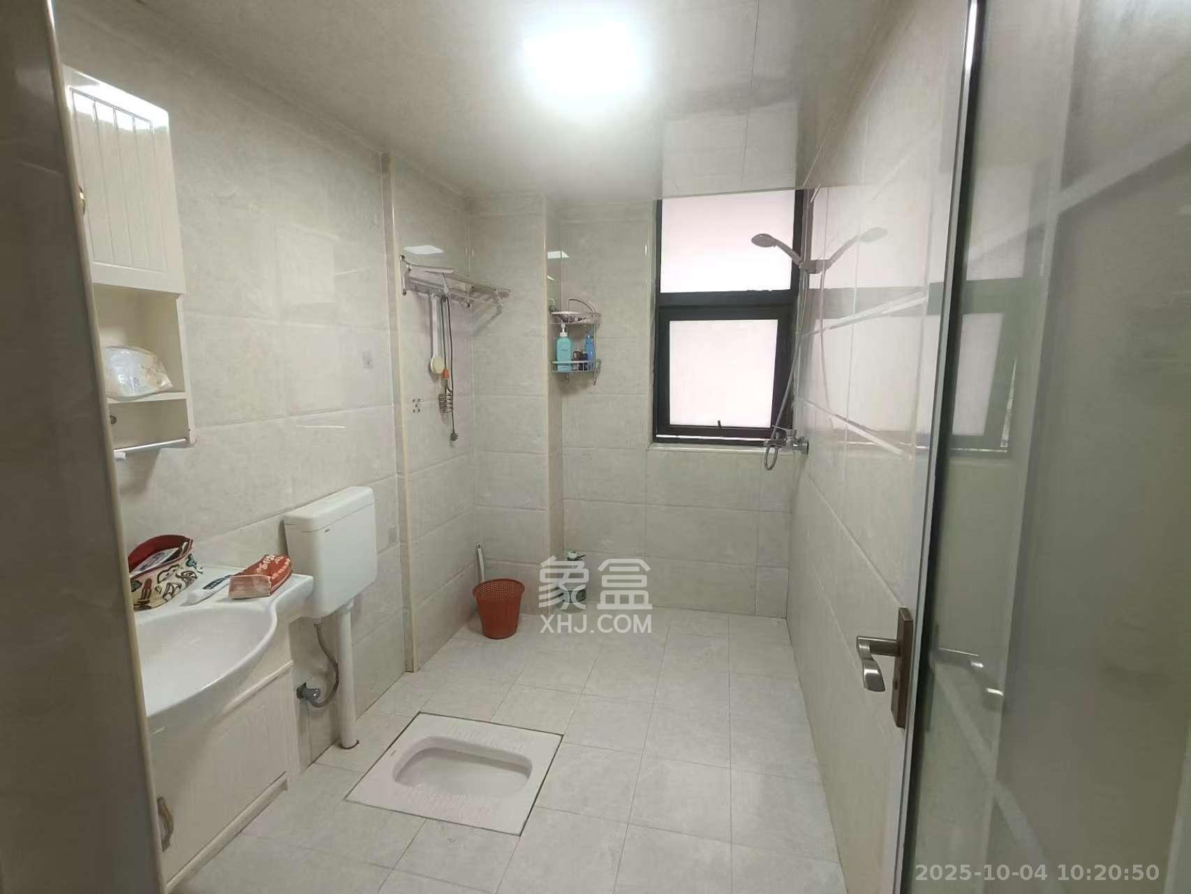 新盛珑璟台  4室2厅2卫    2700.0元/月室内图