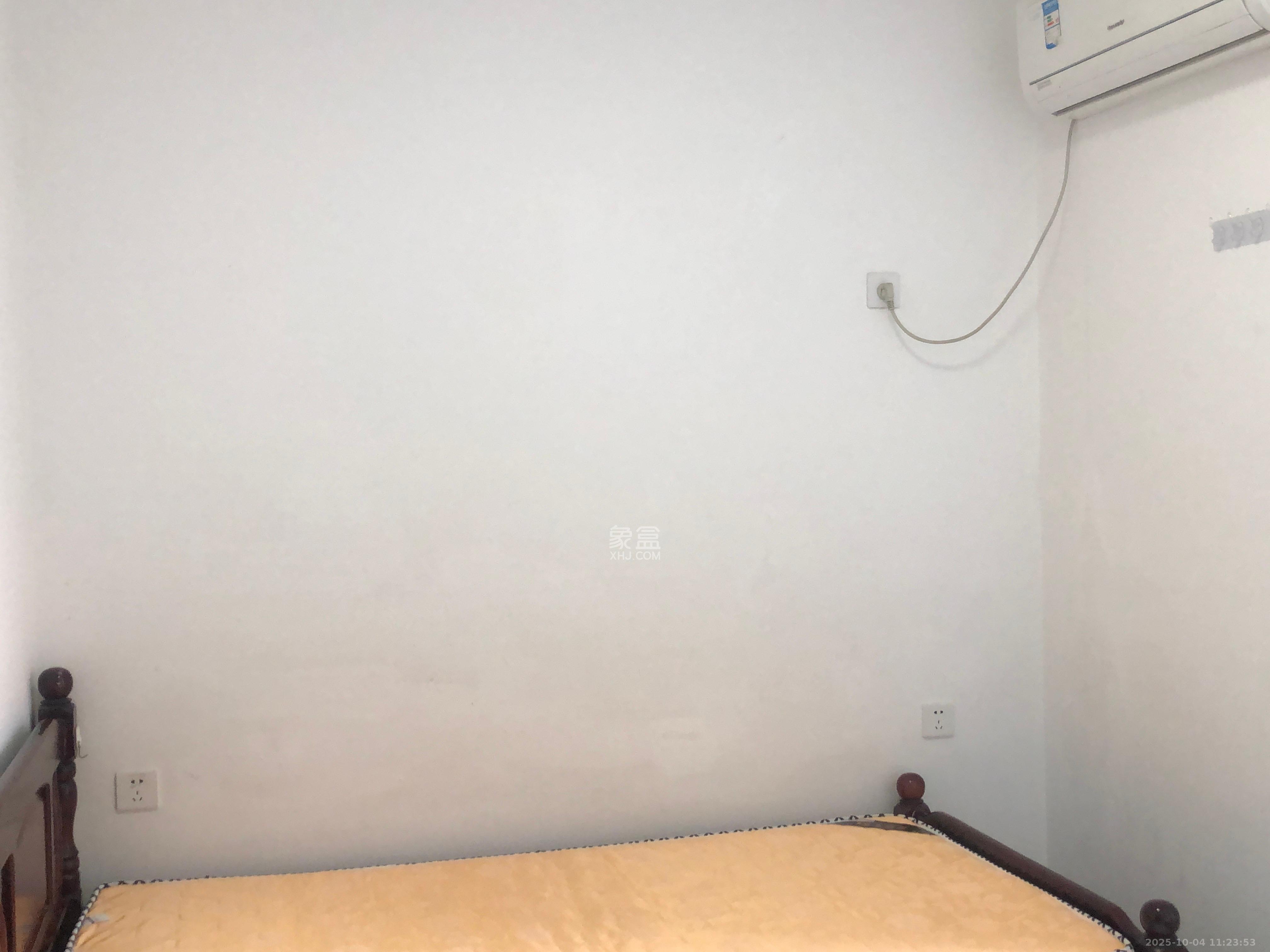 新新花园  3室2厅1卫    2500.0元/月室内图