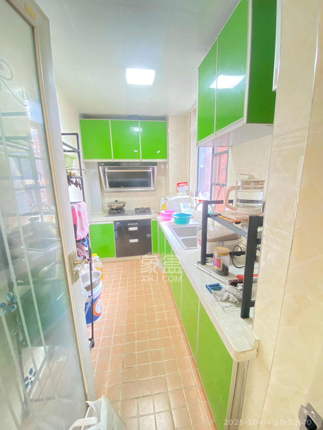 恒生碧水龙庭  3室2厅2卫    2000.0元/月室内图