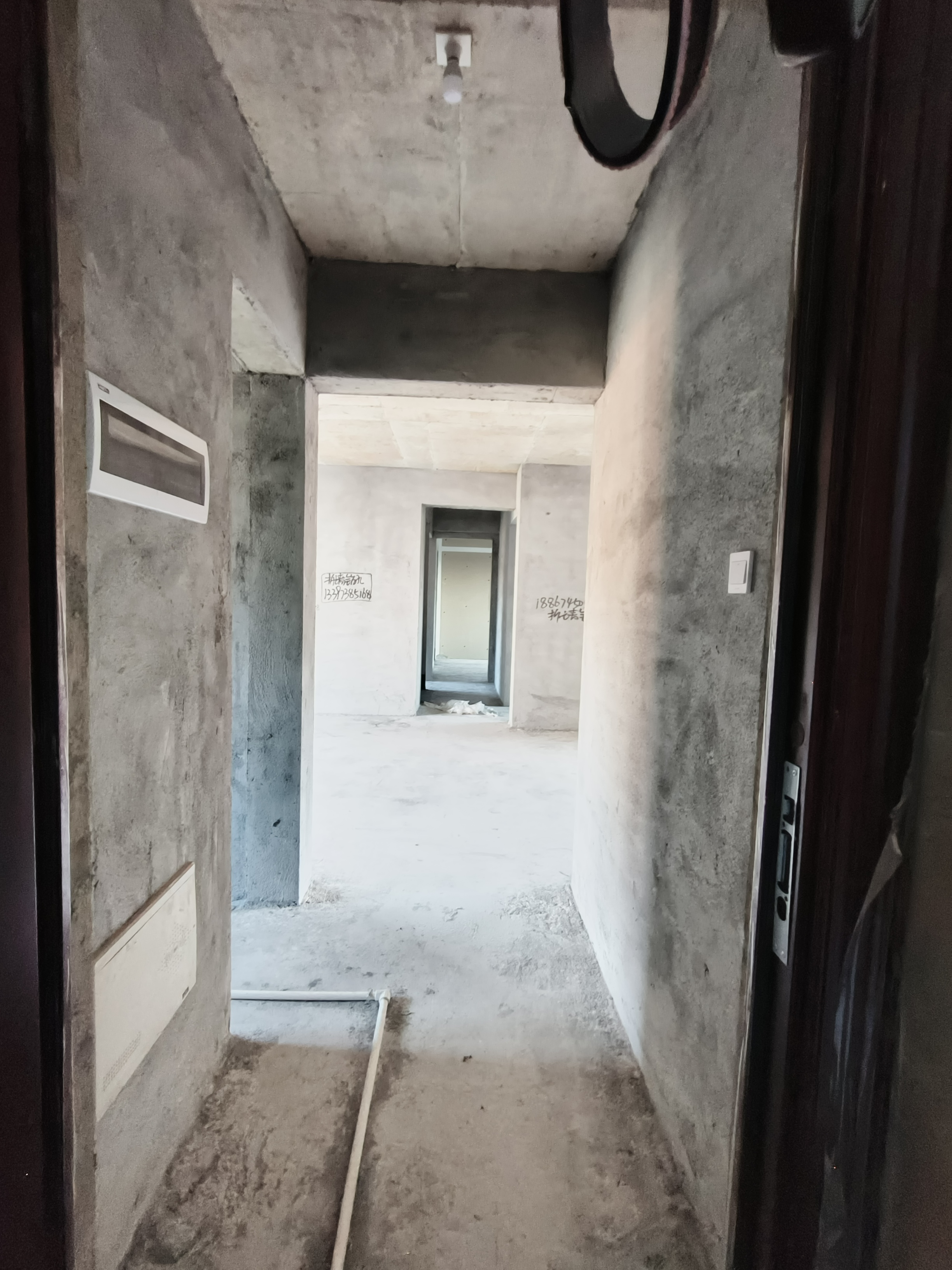 宁邦中心(三期幸福里) 3室2厅2卫 69.8万 宁邦中心(三期幸福里) 3室2厅2卫 69.8万客厅