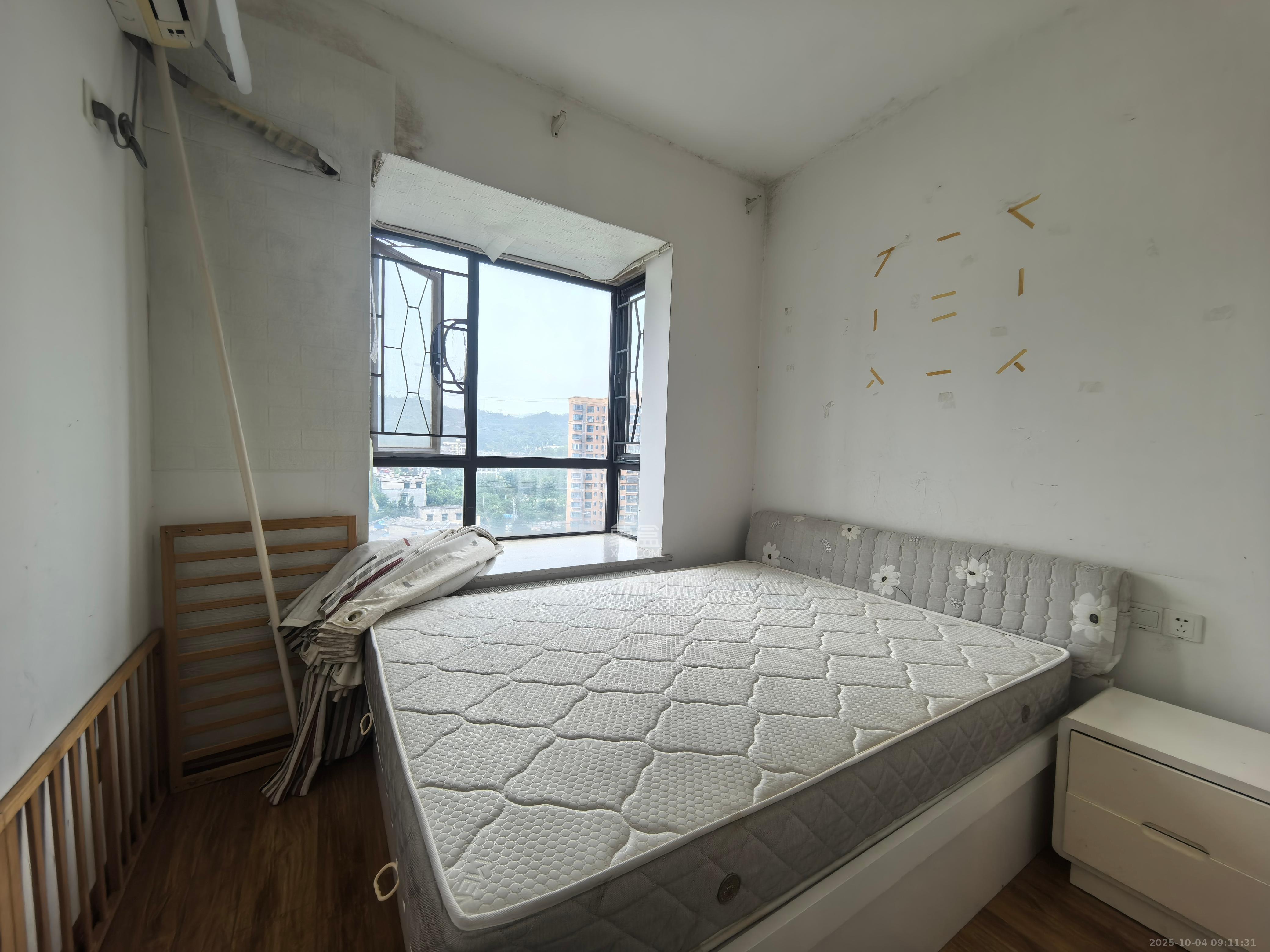 莱茵城  3室2厅1卫    2300.0元/月室内图