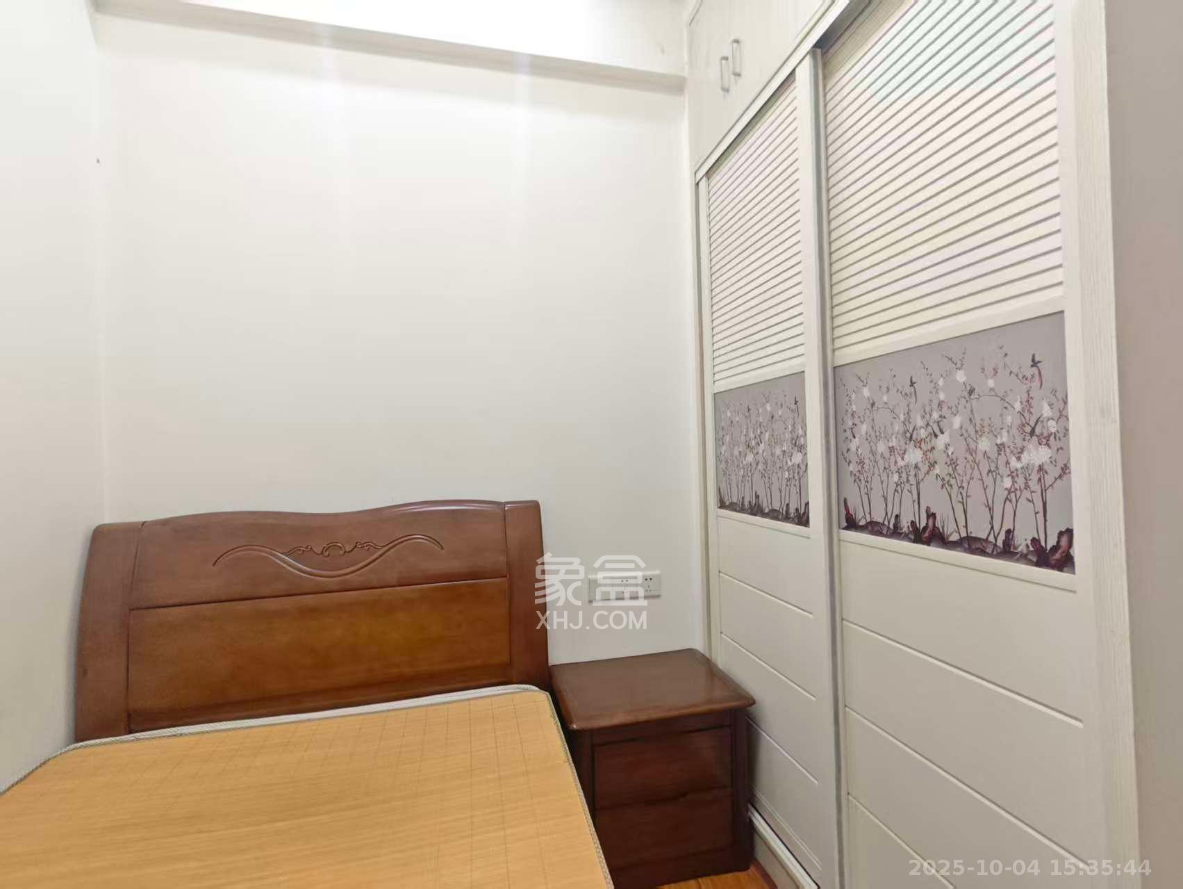 江南华府 1室1厅1卫 1600.0元/月 江南华府 1室1厅1卫 1600.0元/月室内图