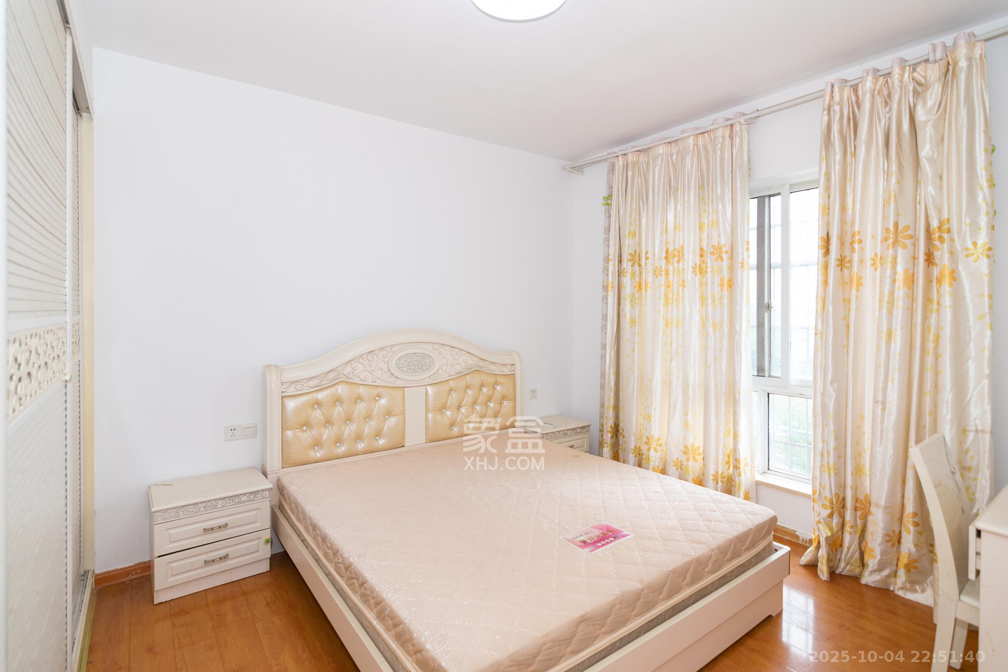 中新森林海  2室2厅1卫    38.8万卧室