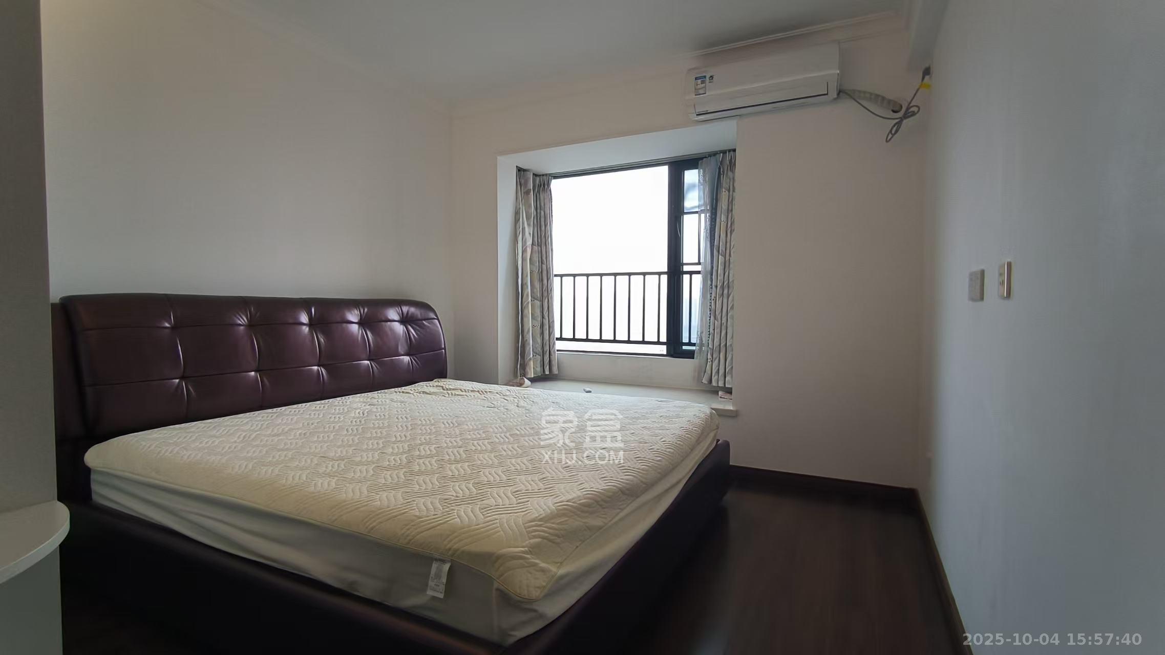 万科魅力之城  4室2厅2卫    3000.0元/月室内图