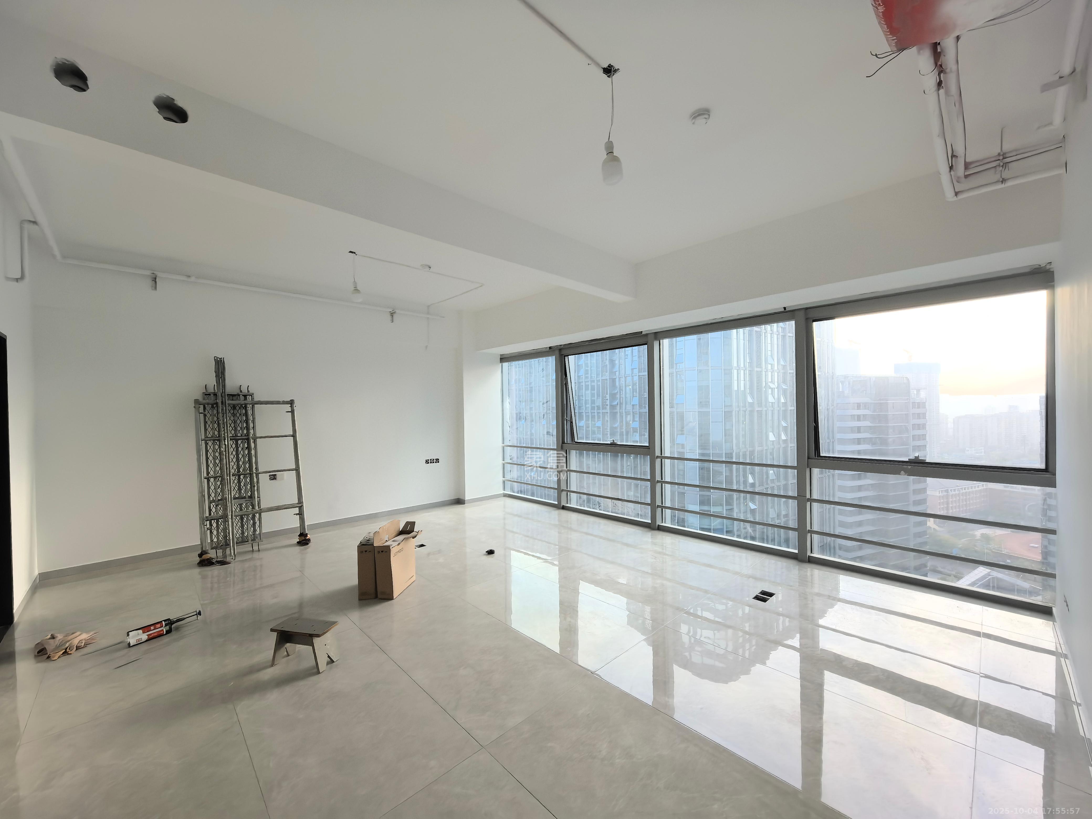 复地滨江金融中心   200.0㎡      10000.0元/月室内图