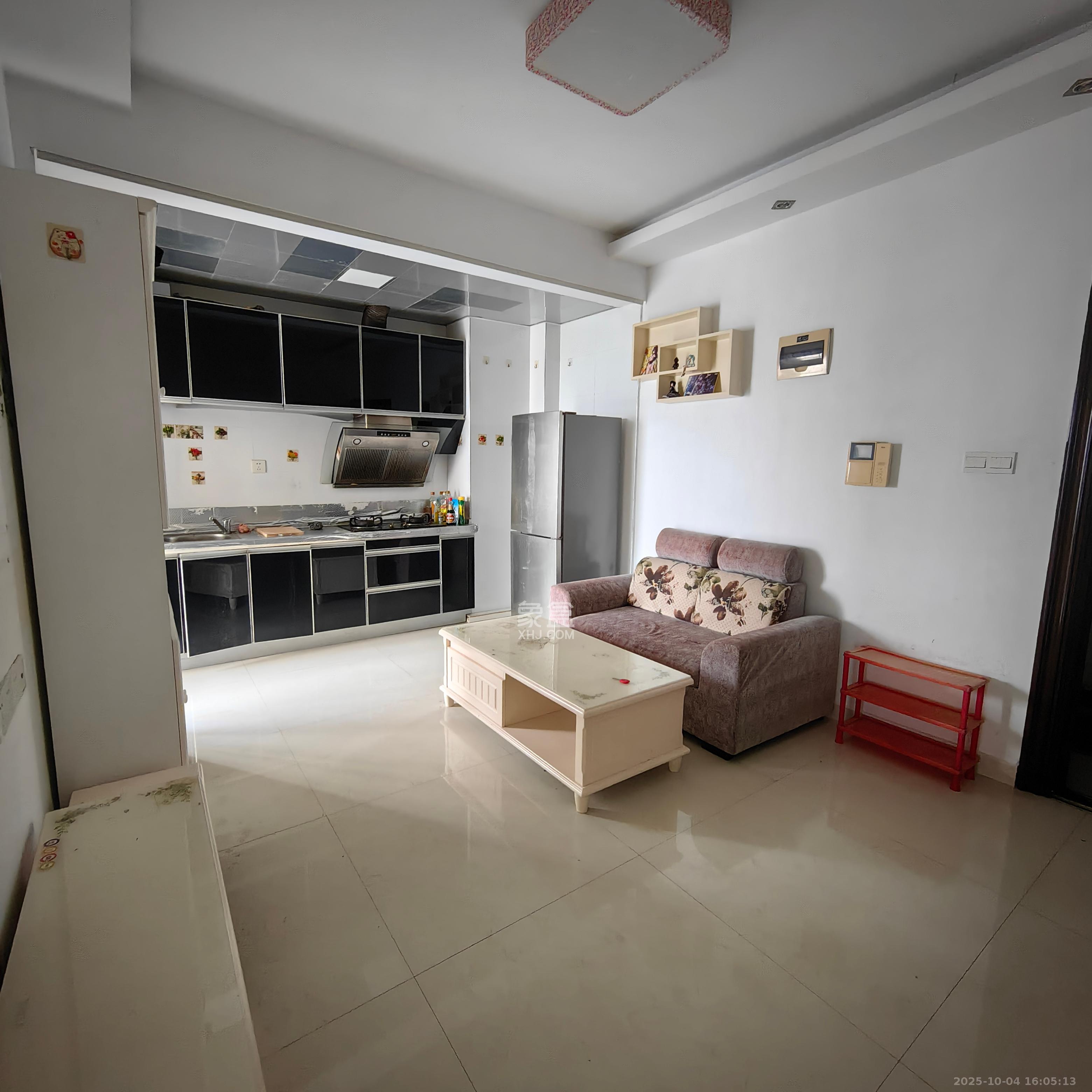 紫晶城  1室1厅1卫    1300.0元/月室内图