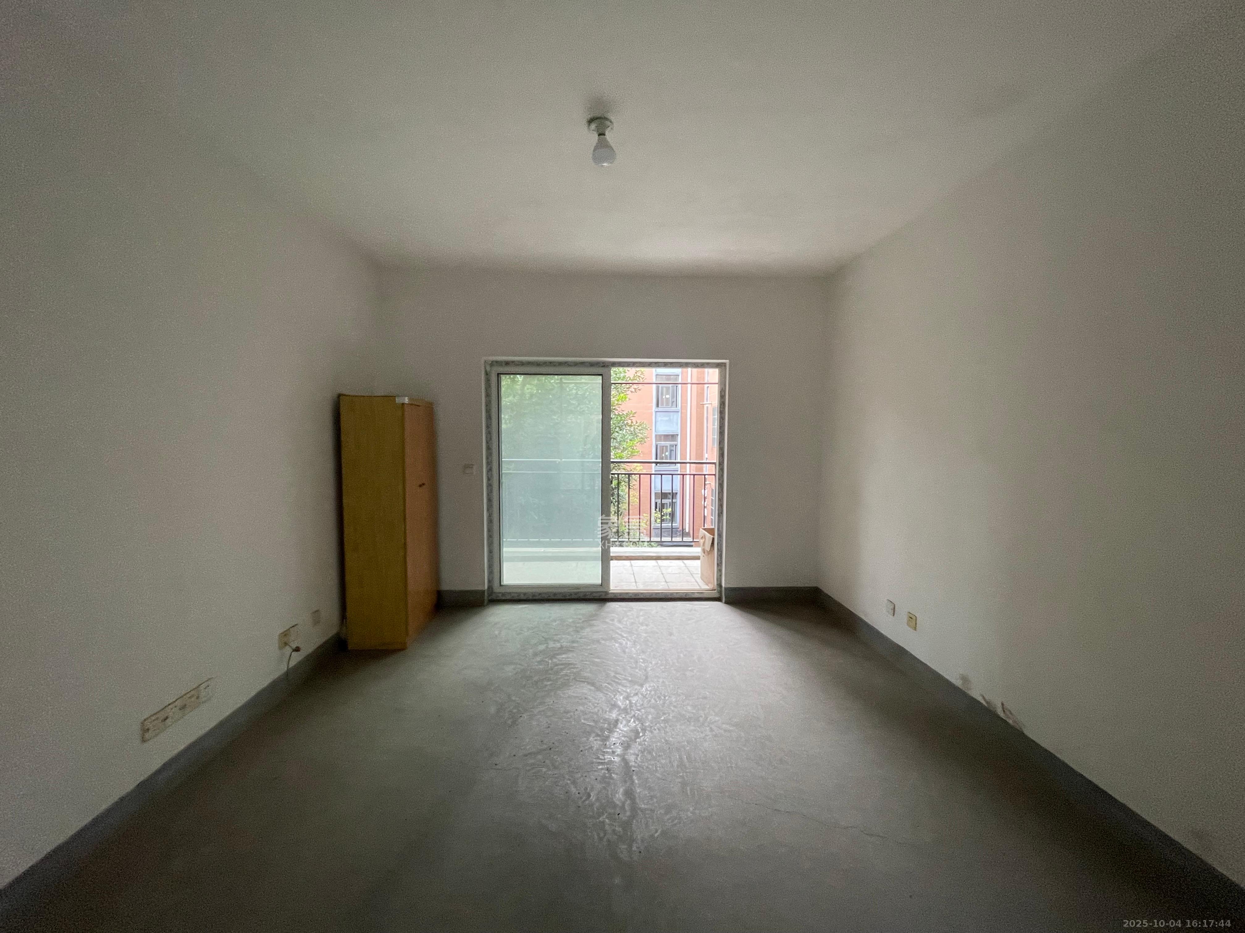 山水湾  1室2厅1卫    1200.0元/月 山水湾  1室2厅1卫    1200.0元/月室内图