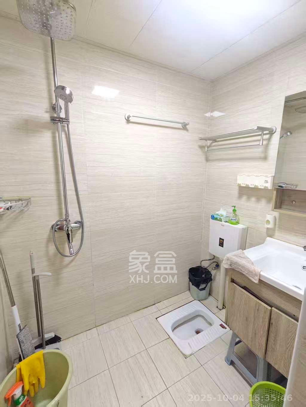 江南华府 1室1厅1卫 1600.0元/月 江南华府 1室1厅1卫 1600.0元/月室内图