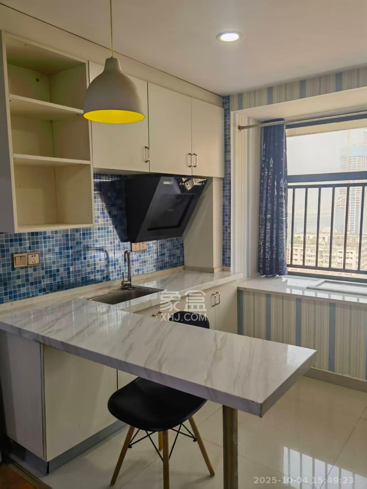 蓝湾国际广场  1室1厅1卫    1900.0元/月室内图