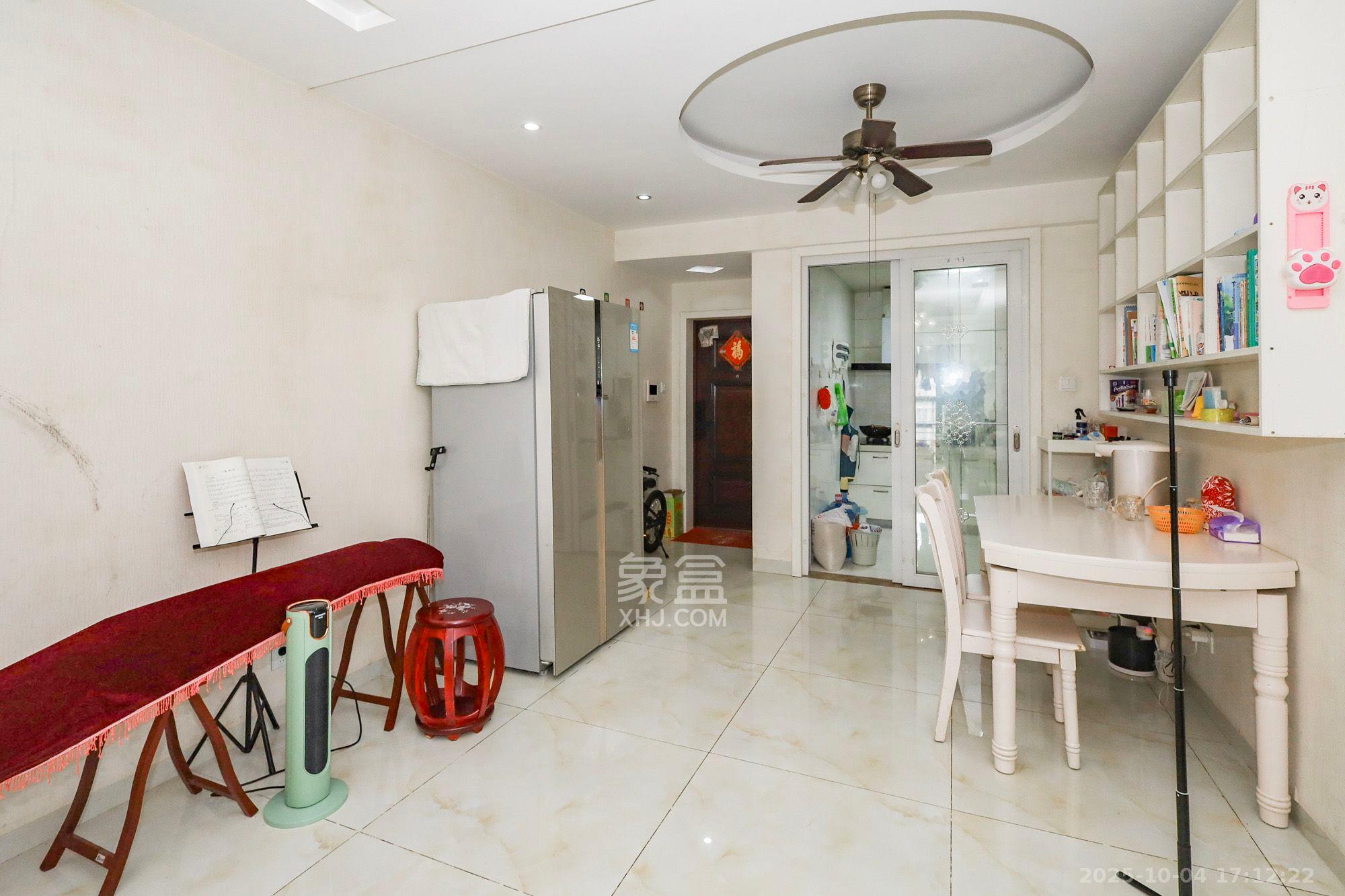 钰龙天下二期(钰龙佳园)  2室1厅1卫    2100.0元/月 钰龙天下二期(钰龙佳园)  2室1厅1卫    2100.0元/月室内图