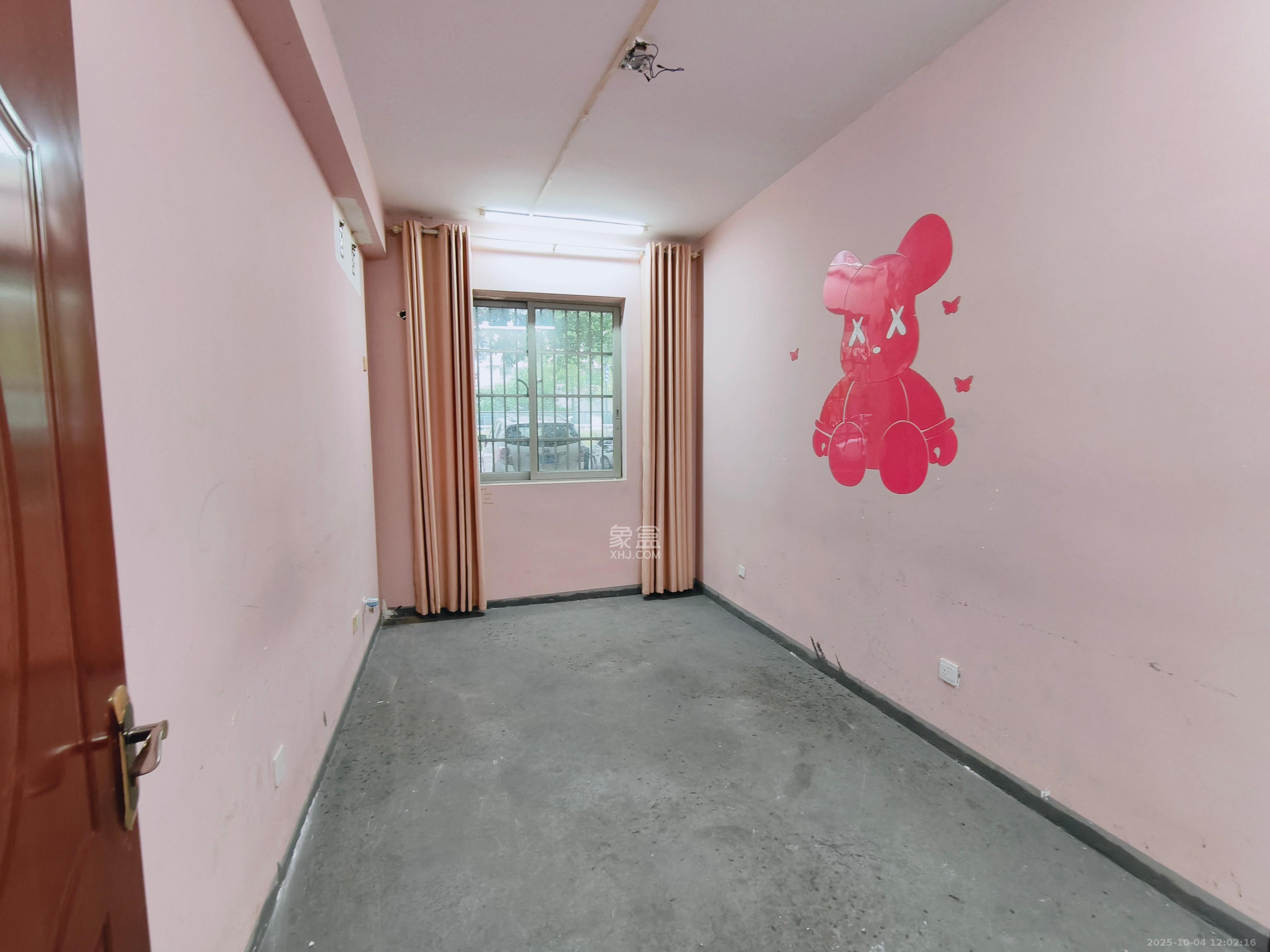 阳光100二期 5室2厅2卫 4500.0元/月 阳光100二期 5室2厅2卫 4500.0元/月室内图