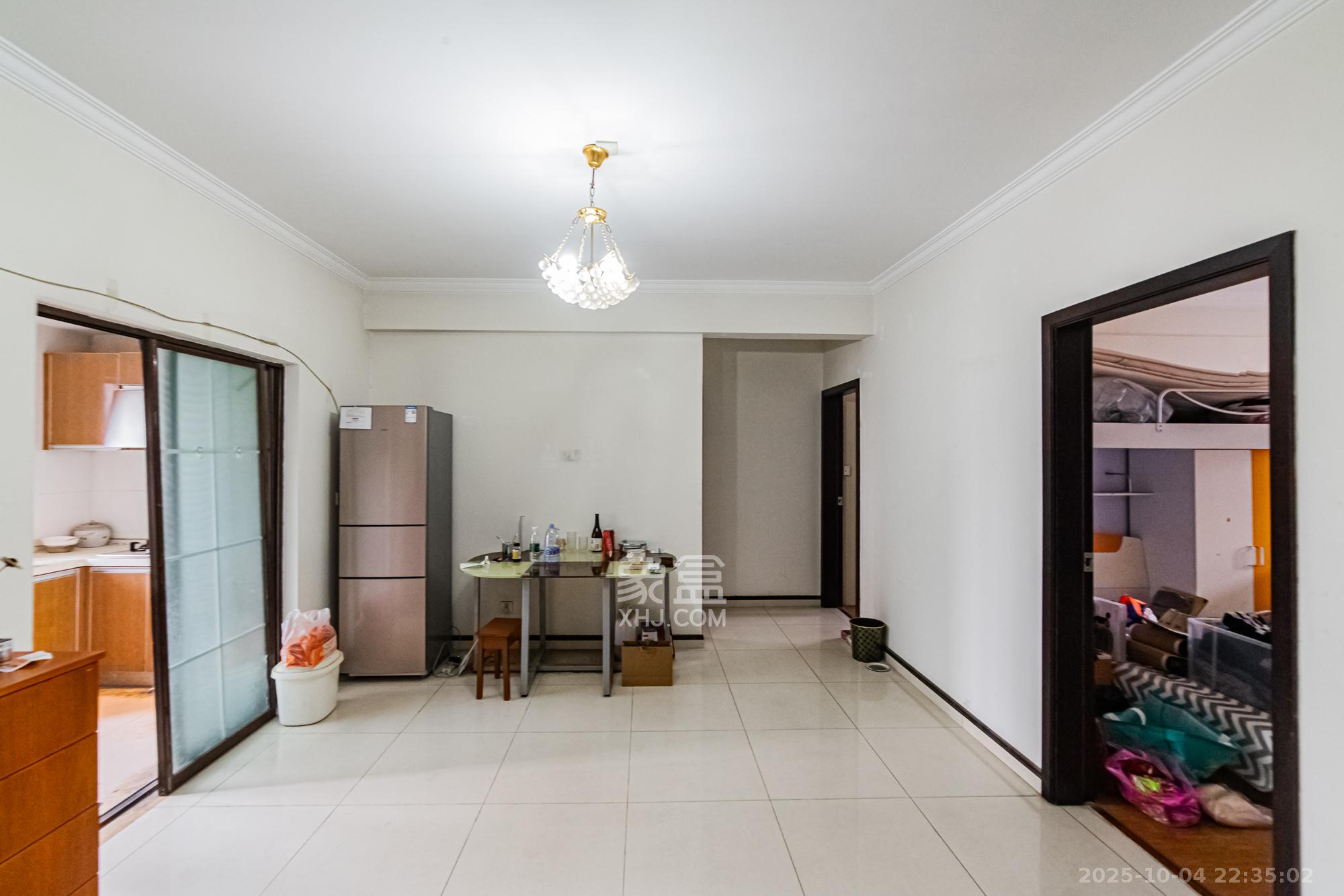 珠江花城二期扶水岸 3室1厅2卫 86.0万 珠江花城二期扶水岸 3室1厅2卫 86.0万客厅