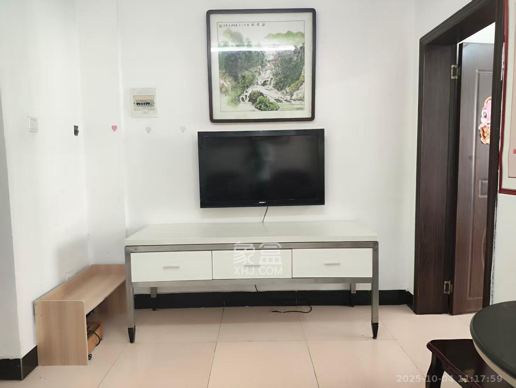 成达花园  1室1厅1卫    1400.0元/月室内图