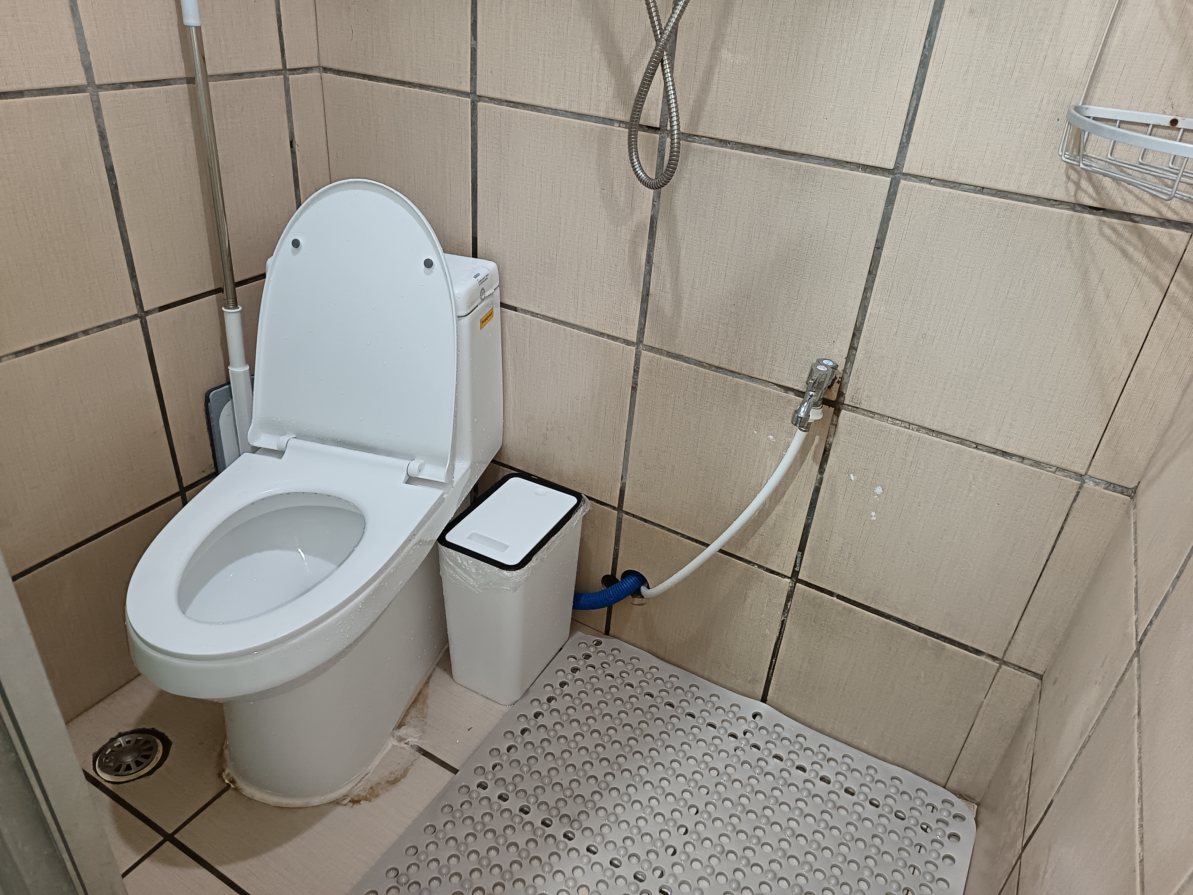 飞龙公寓  1室1厅1卫   1600.00元/月室内图