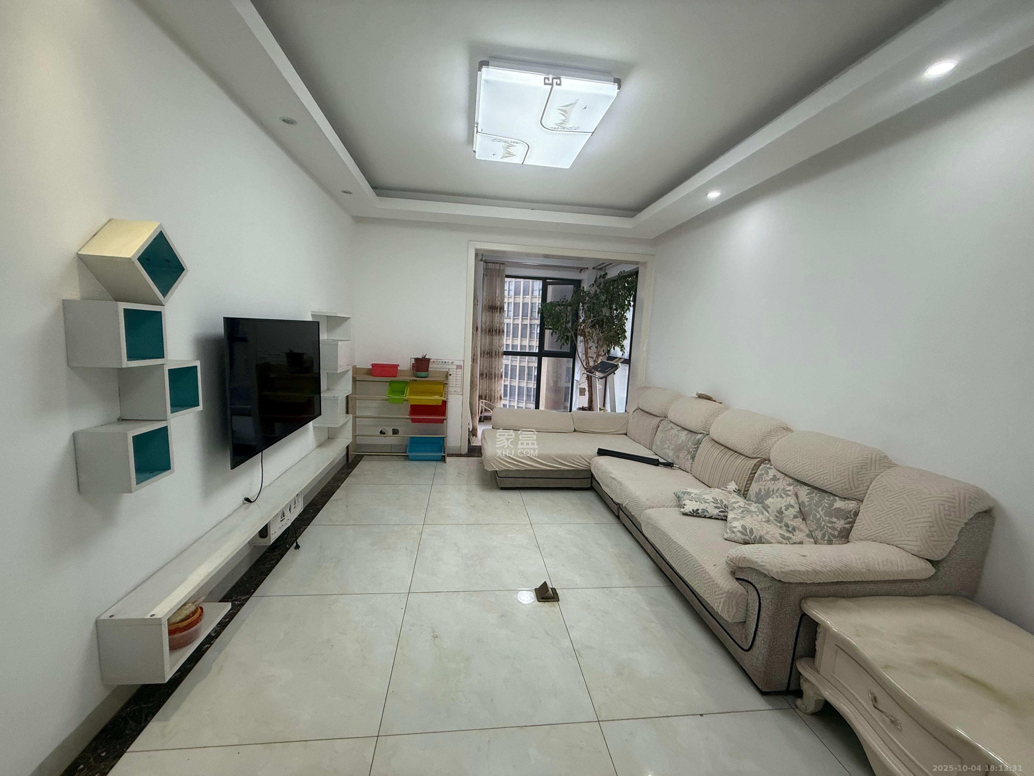 欧莱雅郡  1室2厅1卫    2000.0元/月 欧莱雅郡  1室2厅1卫    2000.0元/月室内图