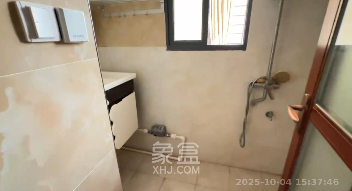 奥林匹克花园贡院三期 1室1厅1卫 1300.0元/月 奥林匹克花园贡院三期 1室1厅1卫 1300.0元/月室内图