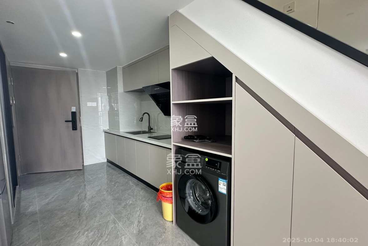 藏珑湖上公馆 1室1厅2卫 2800.0元/月 藏珑湖上公馆 1室1厅2卫 2800.0元/月室内图