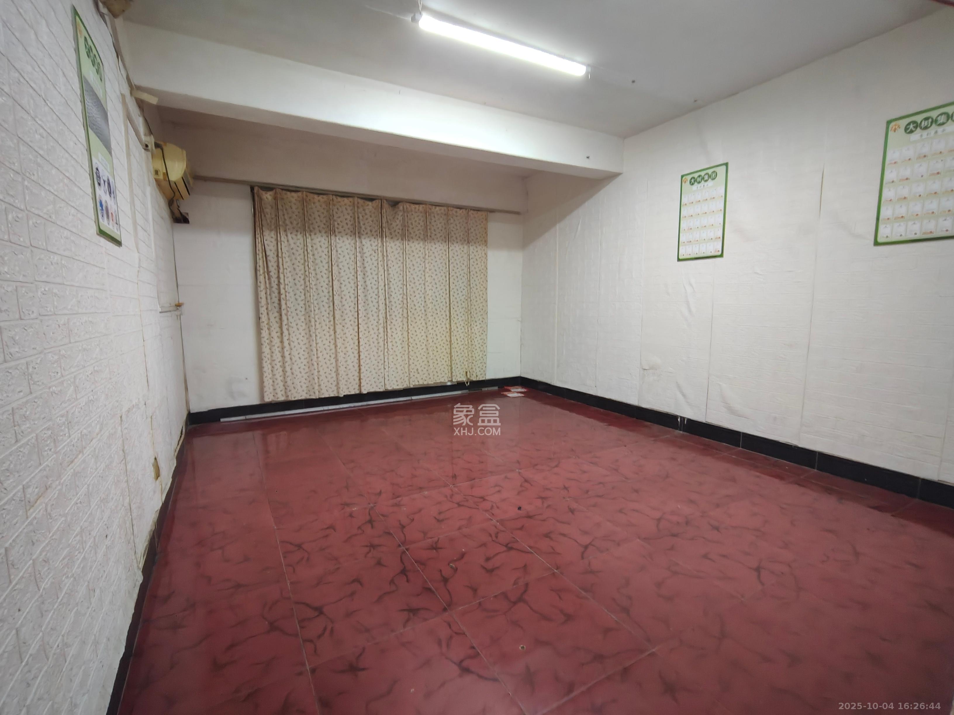 长橡宿舍 2室1厅1卫 2100.0元/月 长橡宿舍 2室1厅1卫 2100.0元/月室内图