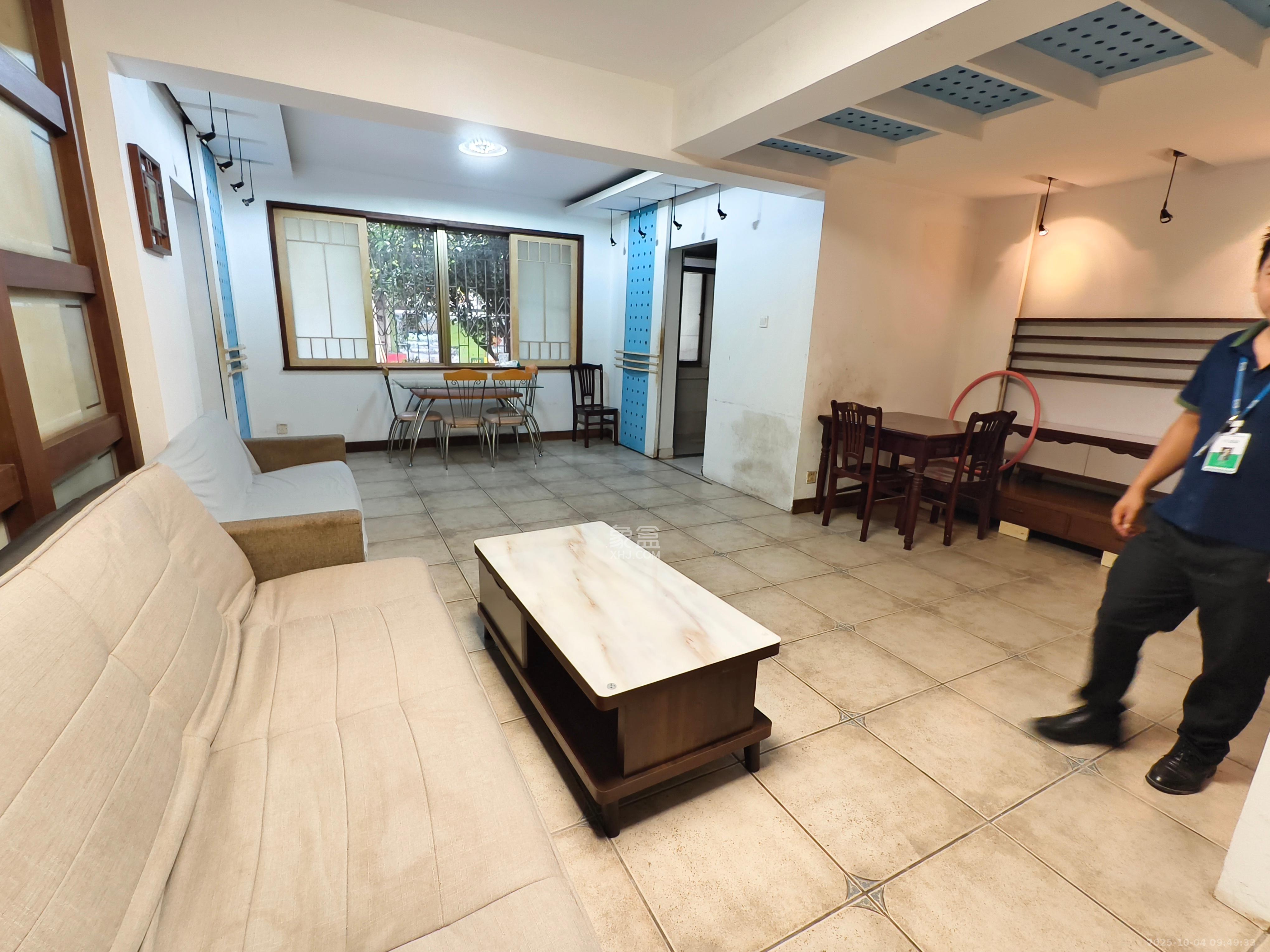 向韶村 3室2厅1卫 2400.0元/月 向韶村 3室2厅1卫 2400.0元/月室内图