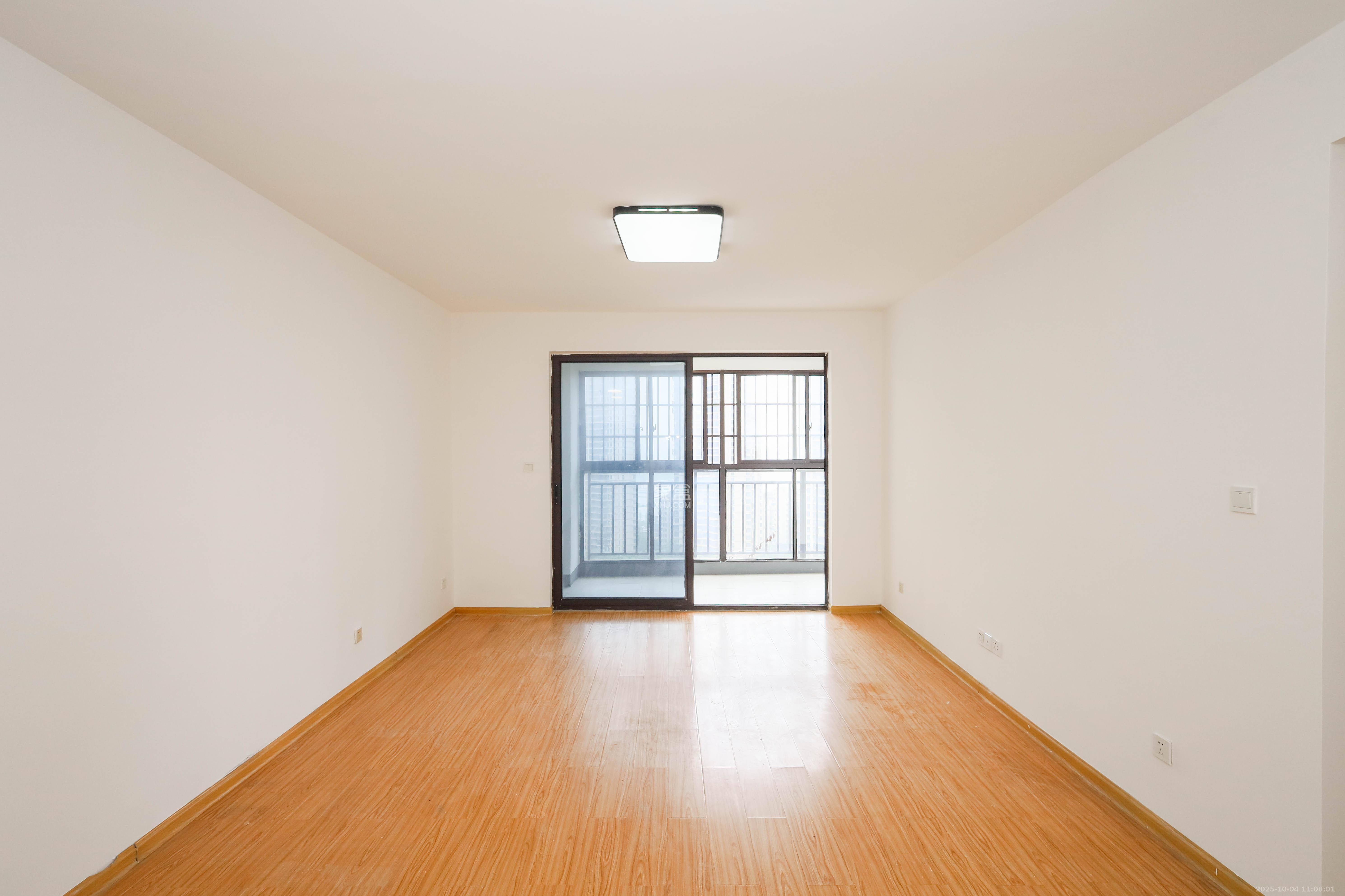 保利麓谷林语E区  3室2厅1卫    95.0万 保利麓谷林语E区  3室2厅1卫    95.0万