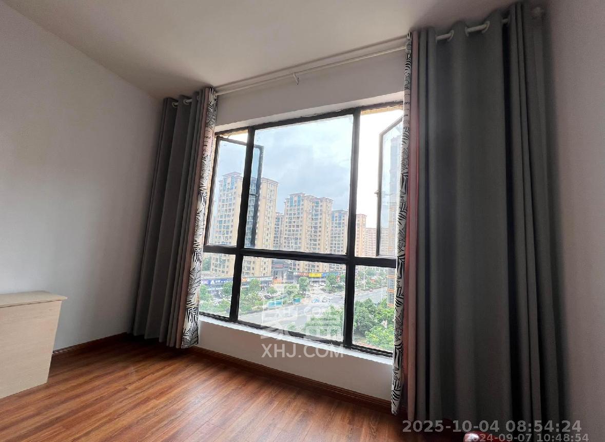 康斯丹郡(融程领秀佳园) 3室2厅1卫 1900.0元/月 康斯丹郡(融程领秀佳园) 3室2厅1卫 1900.0元/月室内图