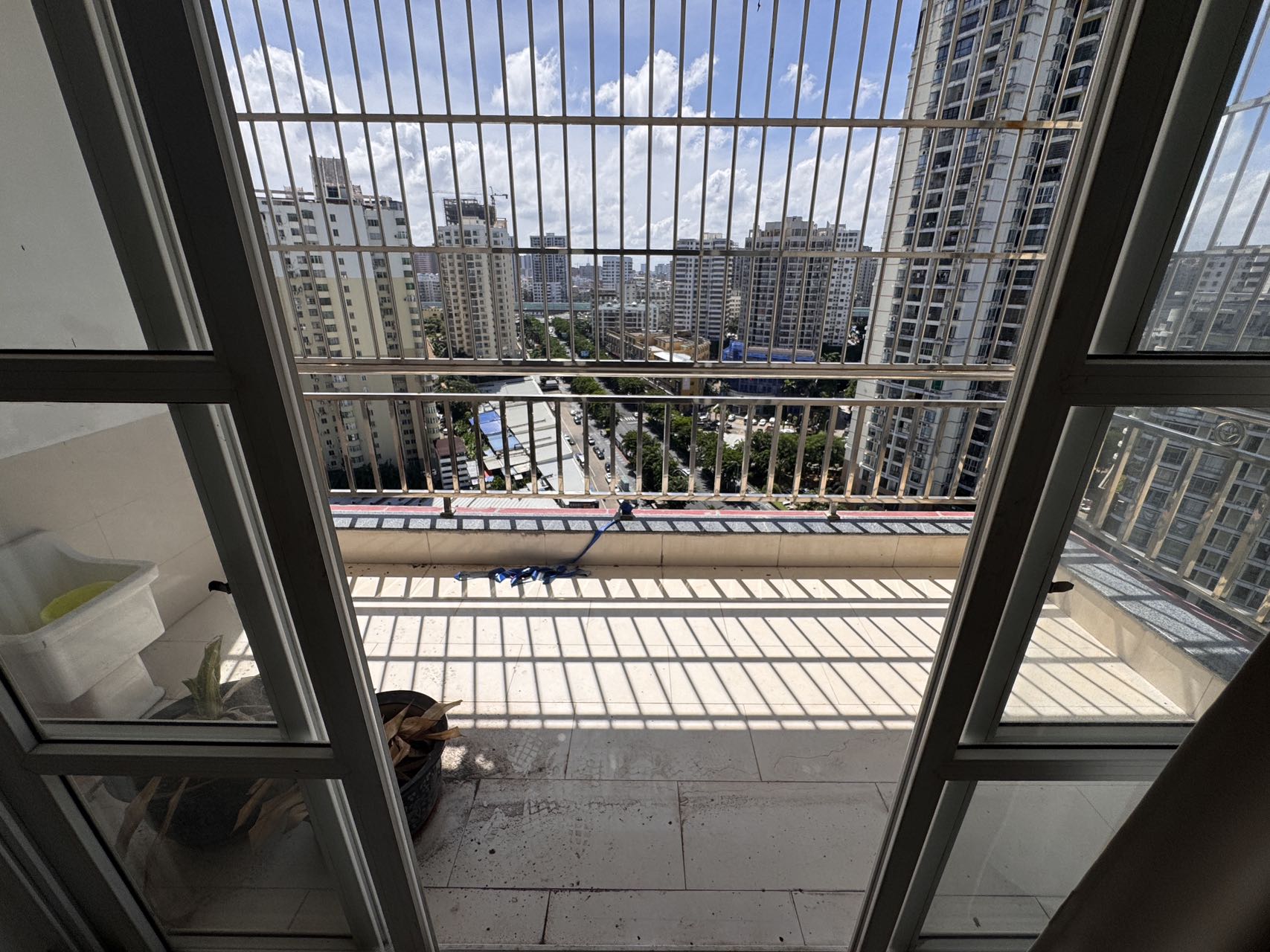 环海大厦 3室2厅2卫 2700.0元/月 环海大厦 3室2厅2卫 2700.0元/月室内图