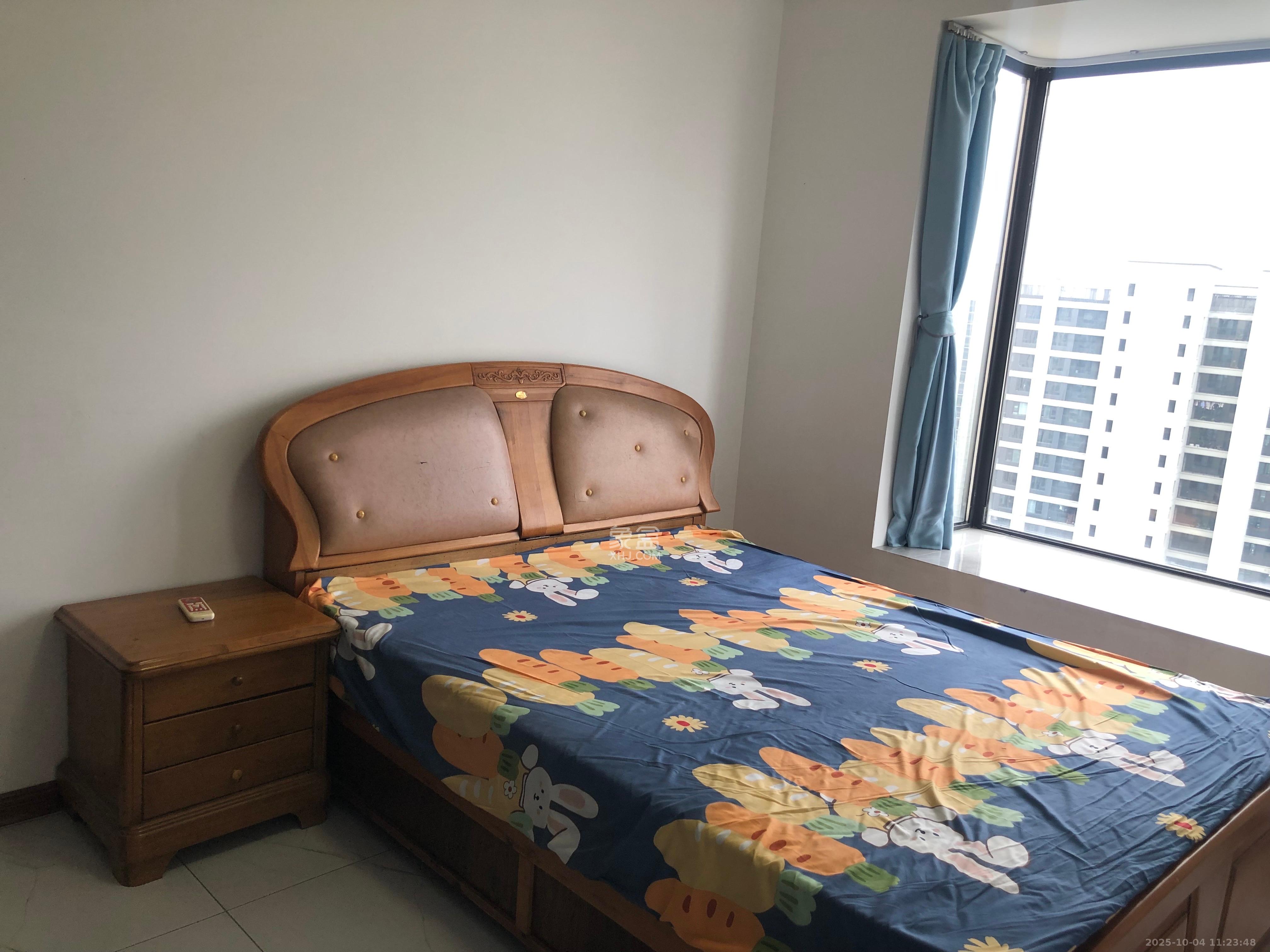 新新花园  3室2厅1卫    2500.0元/月室内图