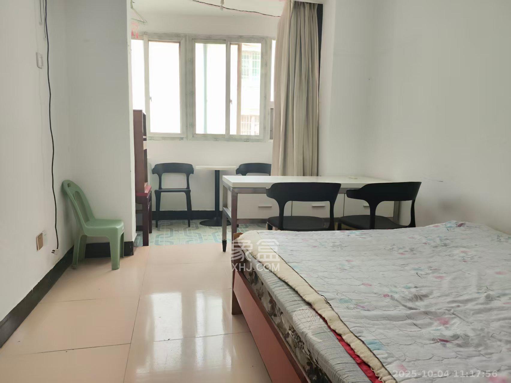 成达花园  1室1厅1卫    1400.0元/月室内图