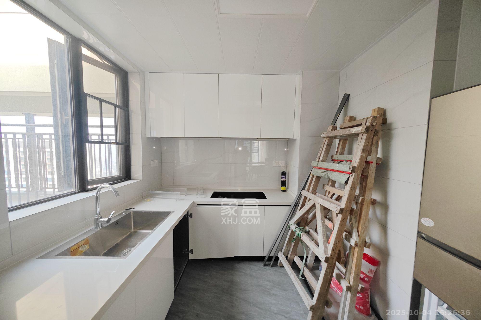 旭辉国悦府 3室2厅2卫 3200.0元/月 旭辉国悦府 3室2厅2卫 3200.0元/月室内图