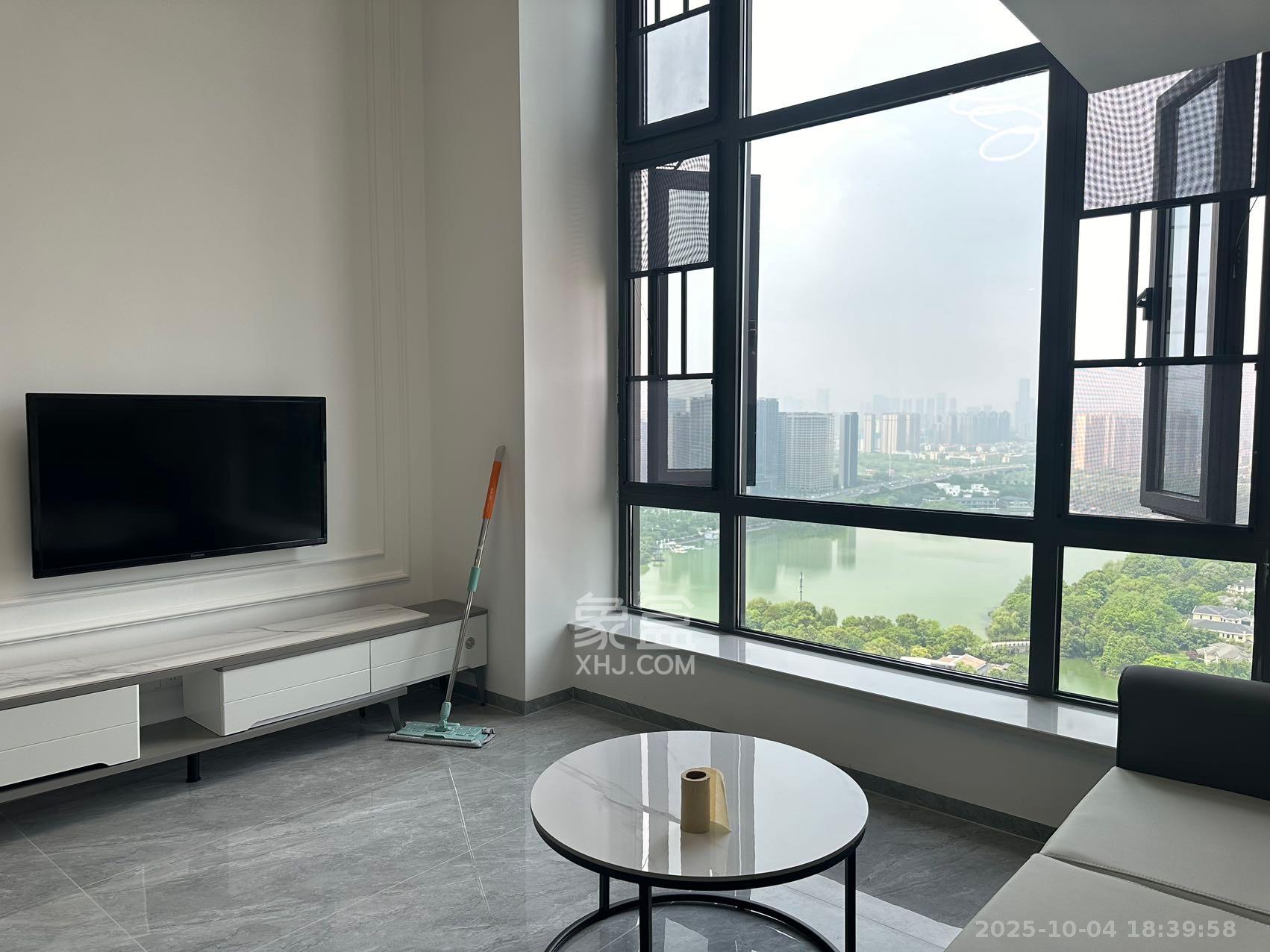 藏珑湖上公馆  1室1厅2卫    2800.0元/月室内图