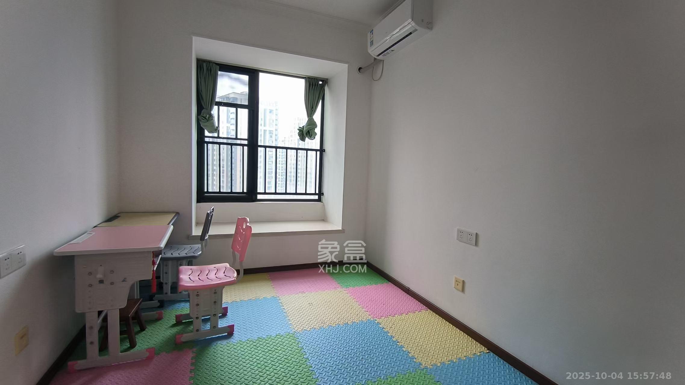 万科魅力之城  4室2厅2卫    3000.0元/月室内图