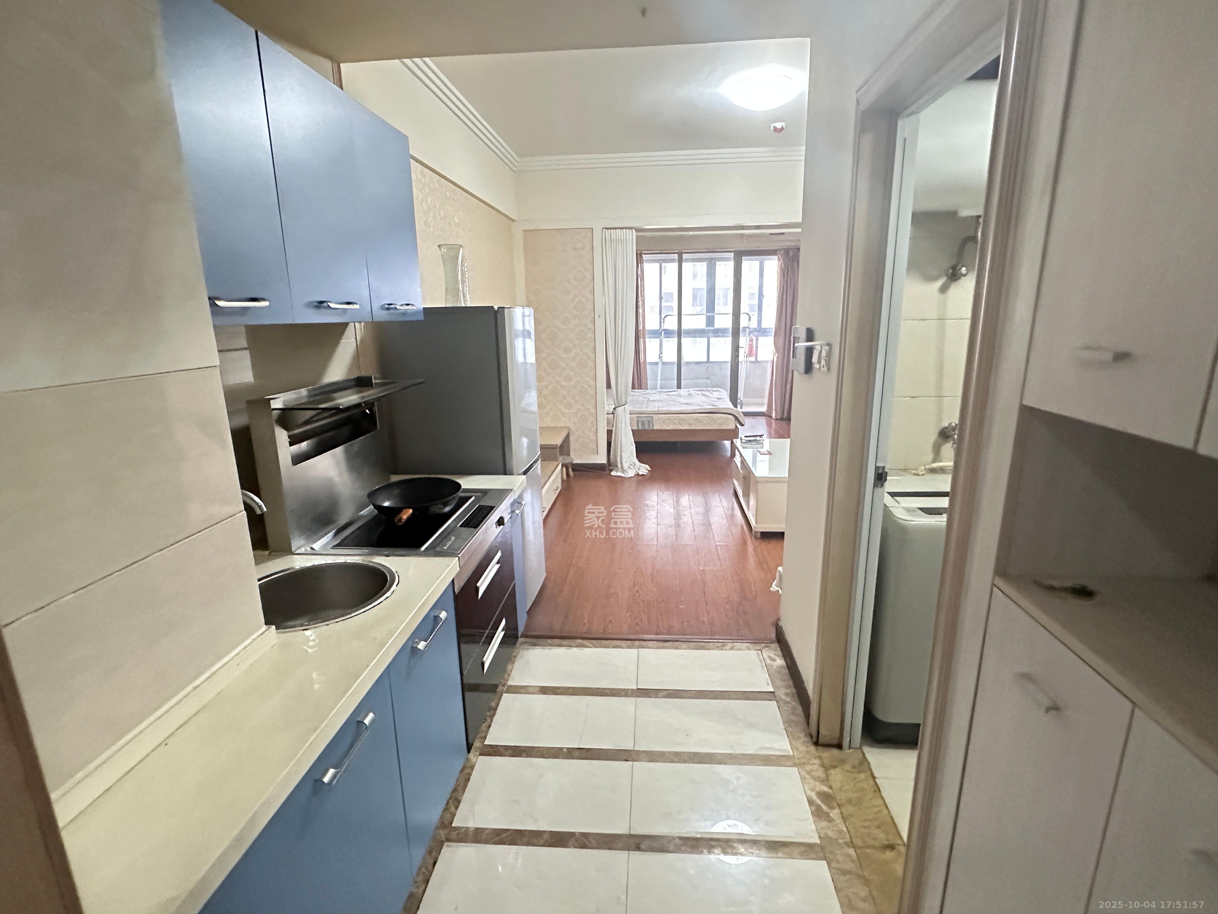 西子一间  1室1厅1卫    1800.0元/月