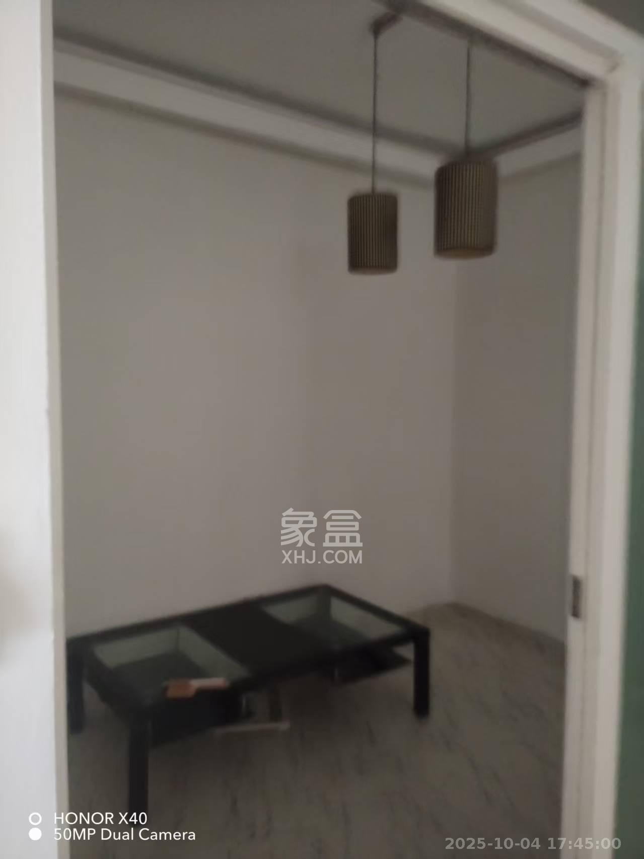 宏泽佳园  3室2厅1卫    3200.0元/月室内图