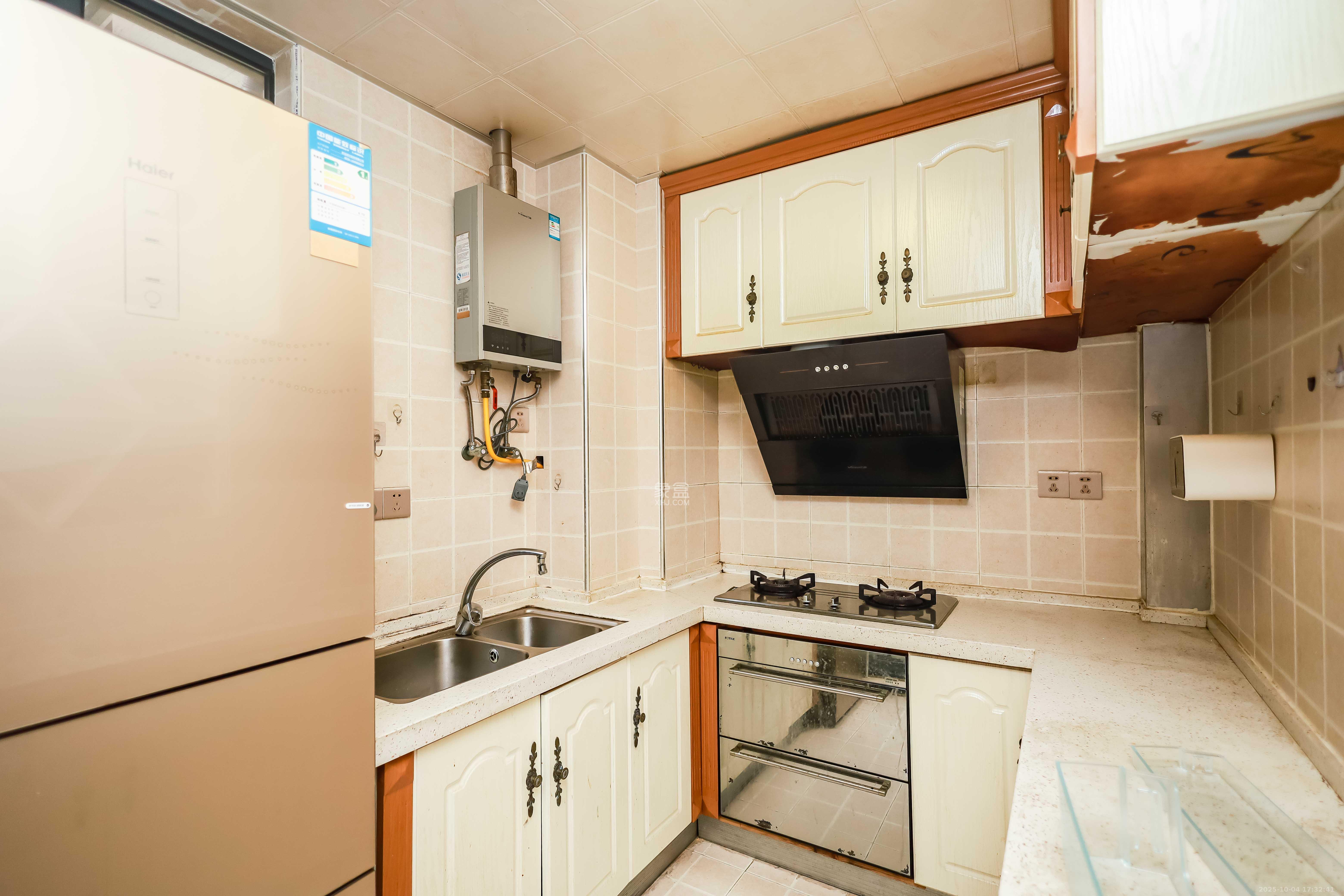 长房时代城 3室2厅1卫 85.0万 长房时代城 3室2厅1卫 85.0万厨房